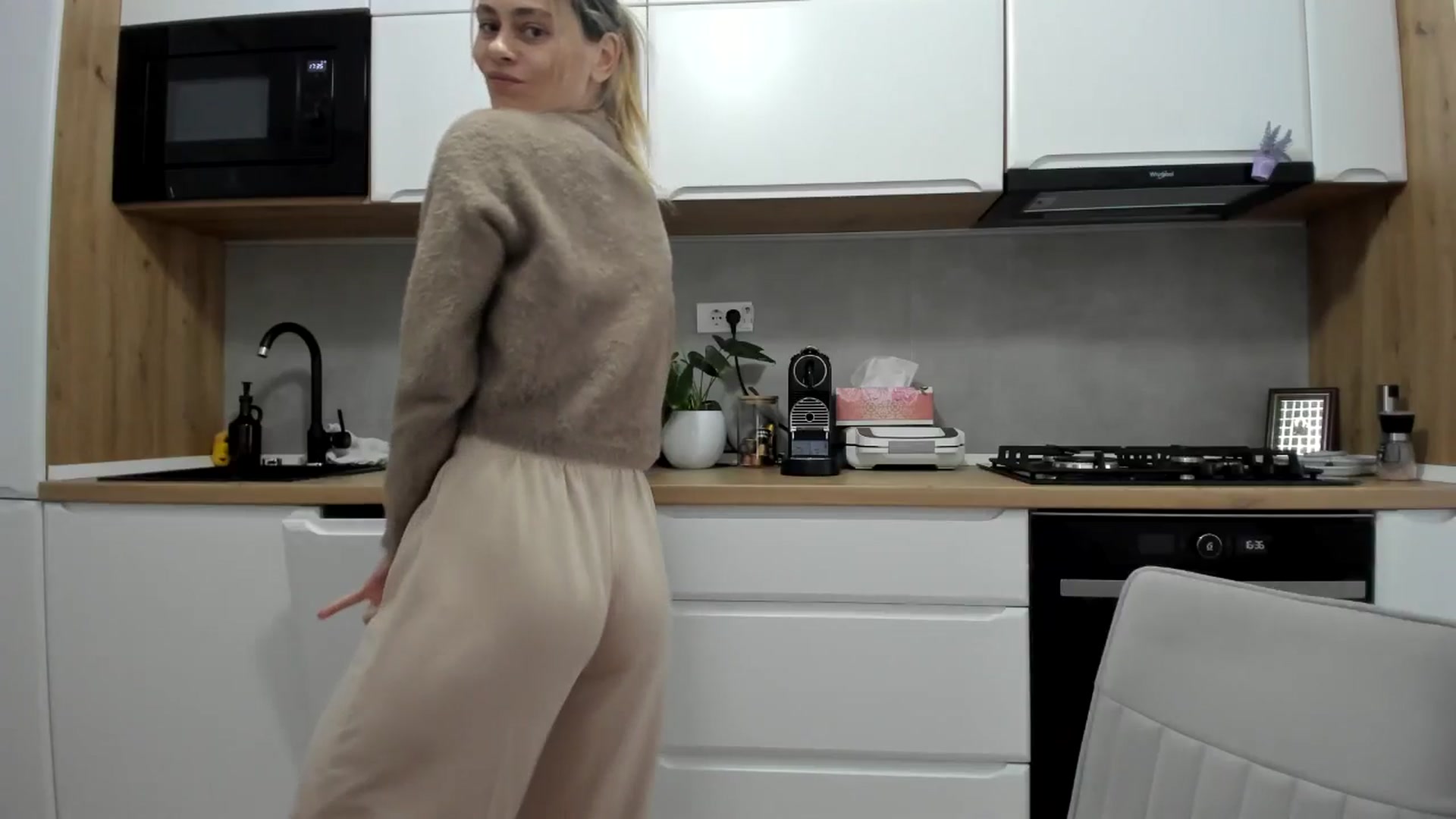 Gallery image thumbnail from DebbyPaige's myfreecams stream on, 01/12/2026, 15:10 image 6 of 20