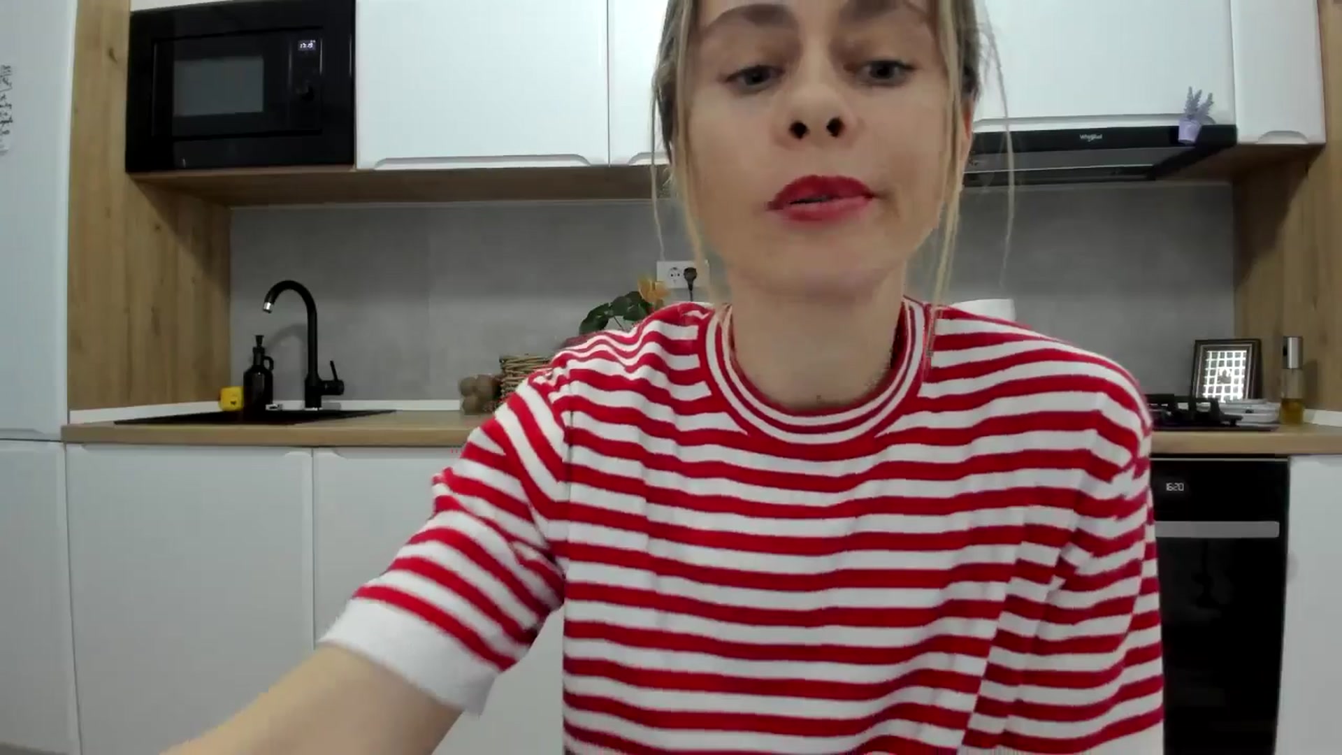 Gallery image thumbnail from DebbyPaige's myfreecams stream on, 01/13/2026, 14:42 image 14 of 20