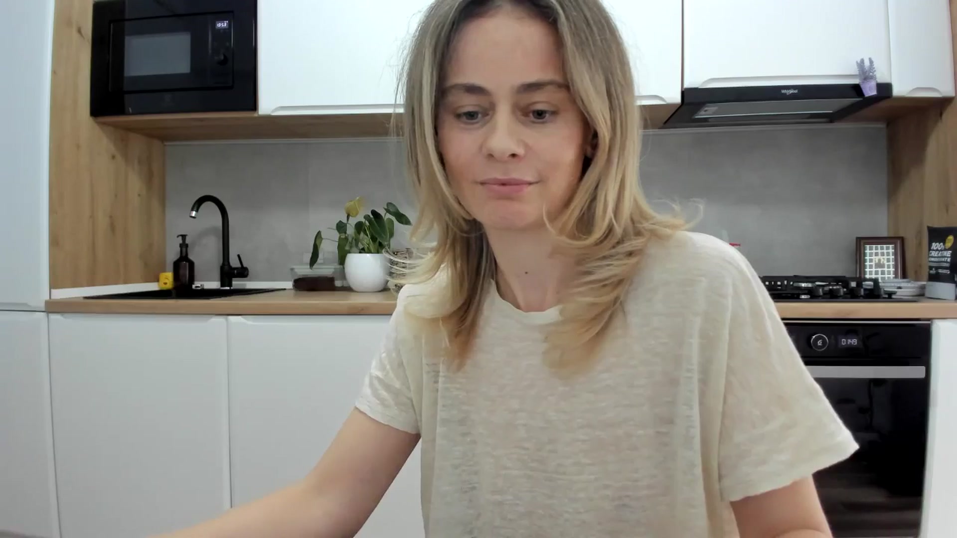 Gallery image thumbnail from DebbyPaige's myfreecams stream on, 01/22/2026, 13:04 image 6 of 20