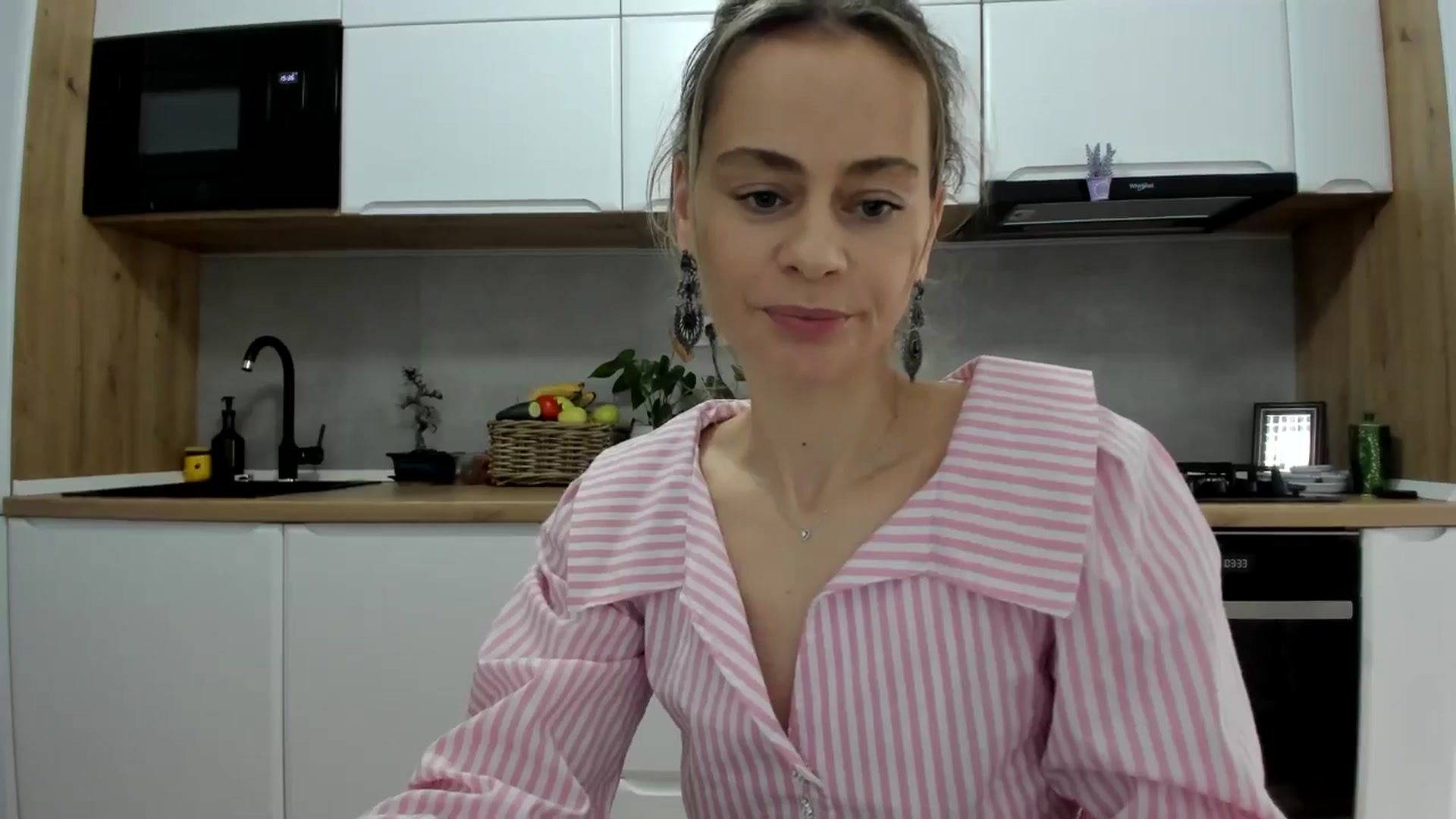Gallery image thumbnail from DebbyPaige's myfreecams stream on, 01/26/2026, 12:47 image 6 of 20