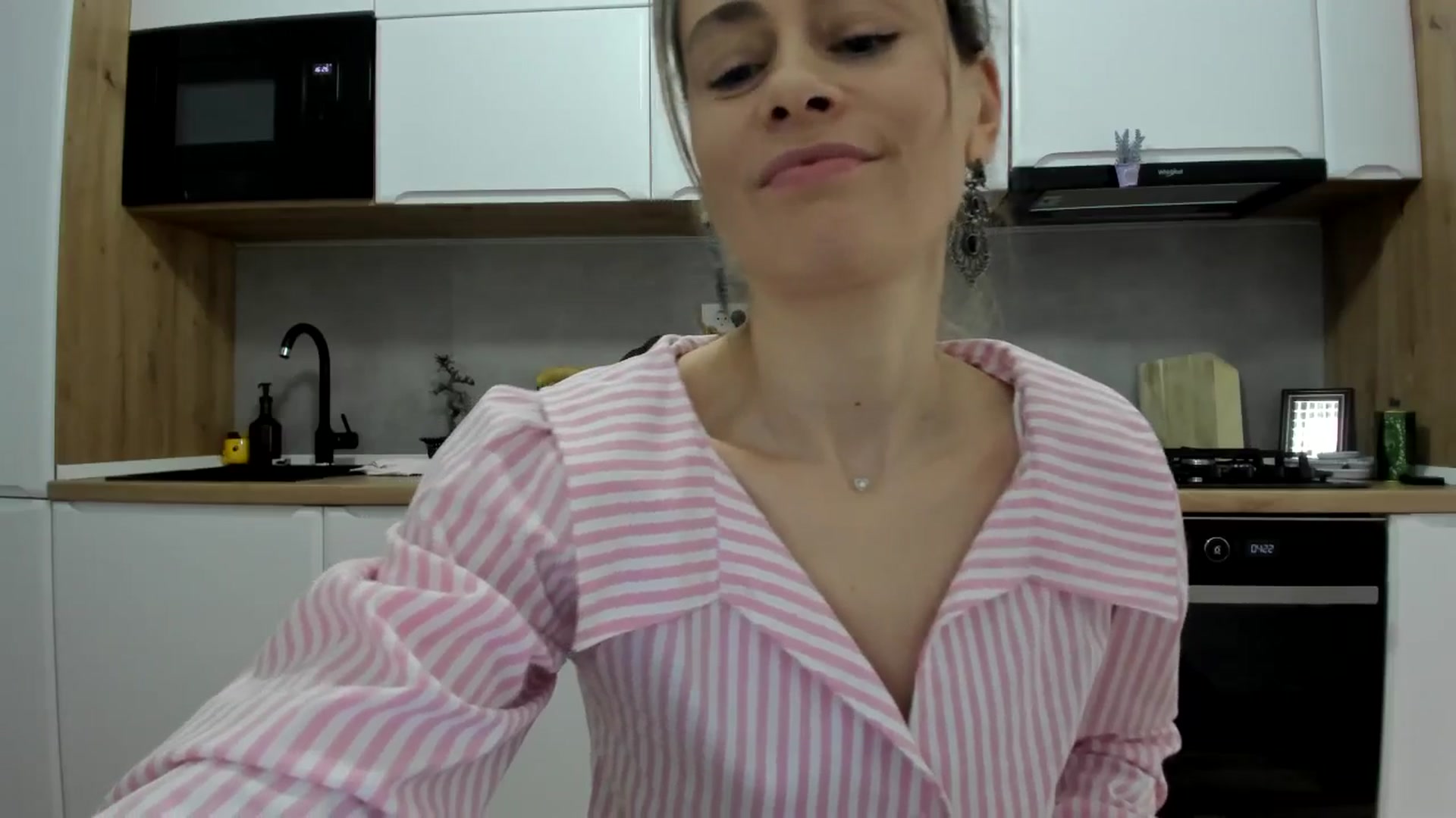 Gallery image thumbnail from DebbyPaige's myfreecams stream on, 01/26/2026, 13:35 image 12 of 20