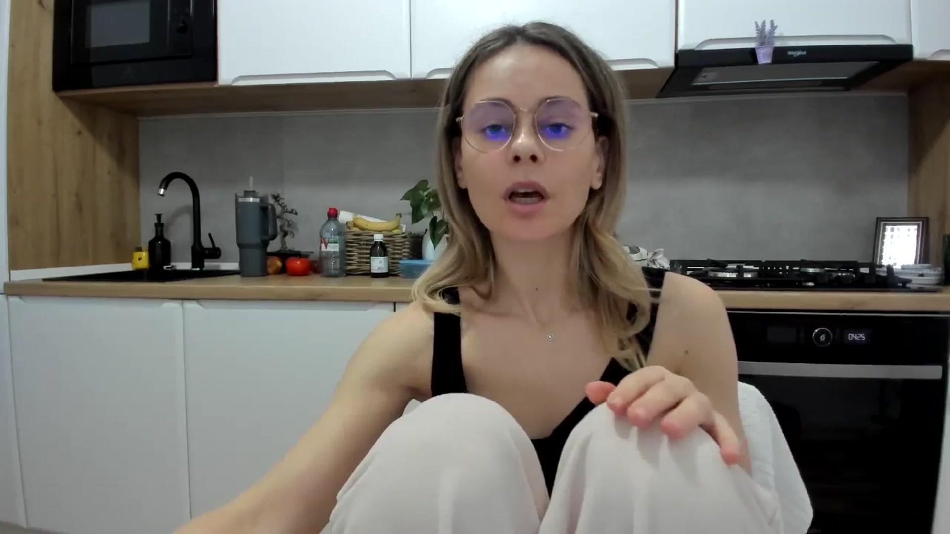 Gallery image thumbnail from DebbyPaige's myfreecams stream on, 01/27/2026, 13:42 image 17 of 20