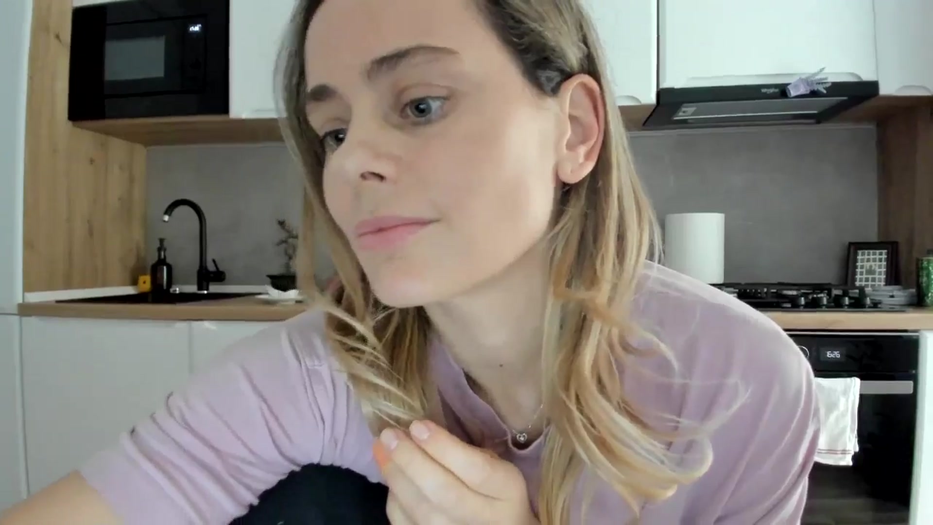 Gallery image thumbnail from DebbyPaige's myfreecams stream on, 01/28/2026, 15:11 image 10 of 20