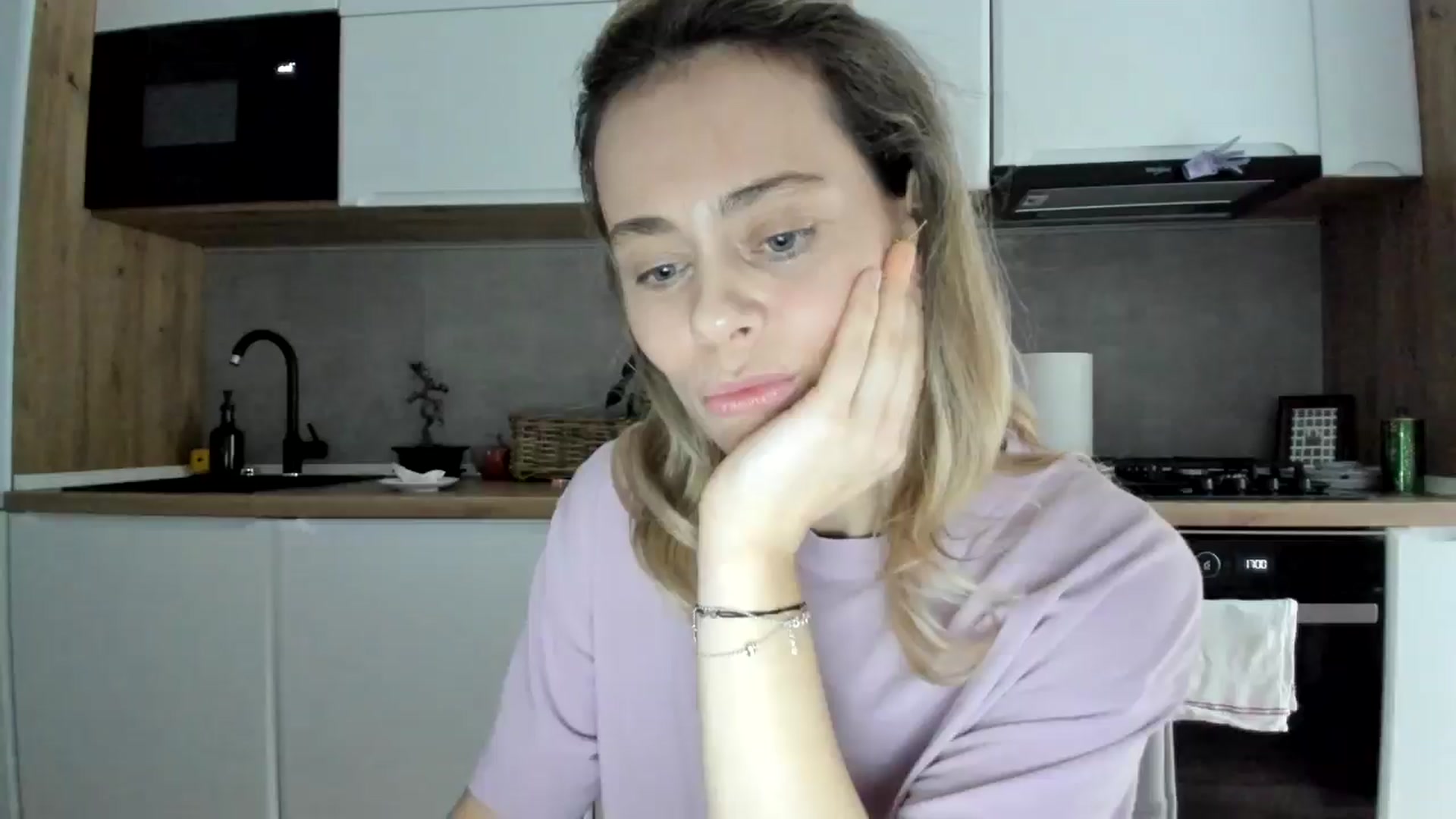 Gallery image thumbnail from DebbyPaige's myfreecams stream on, 01/28/2026, 15:11 image 19 of 20