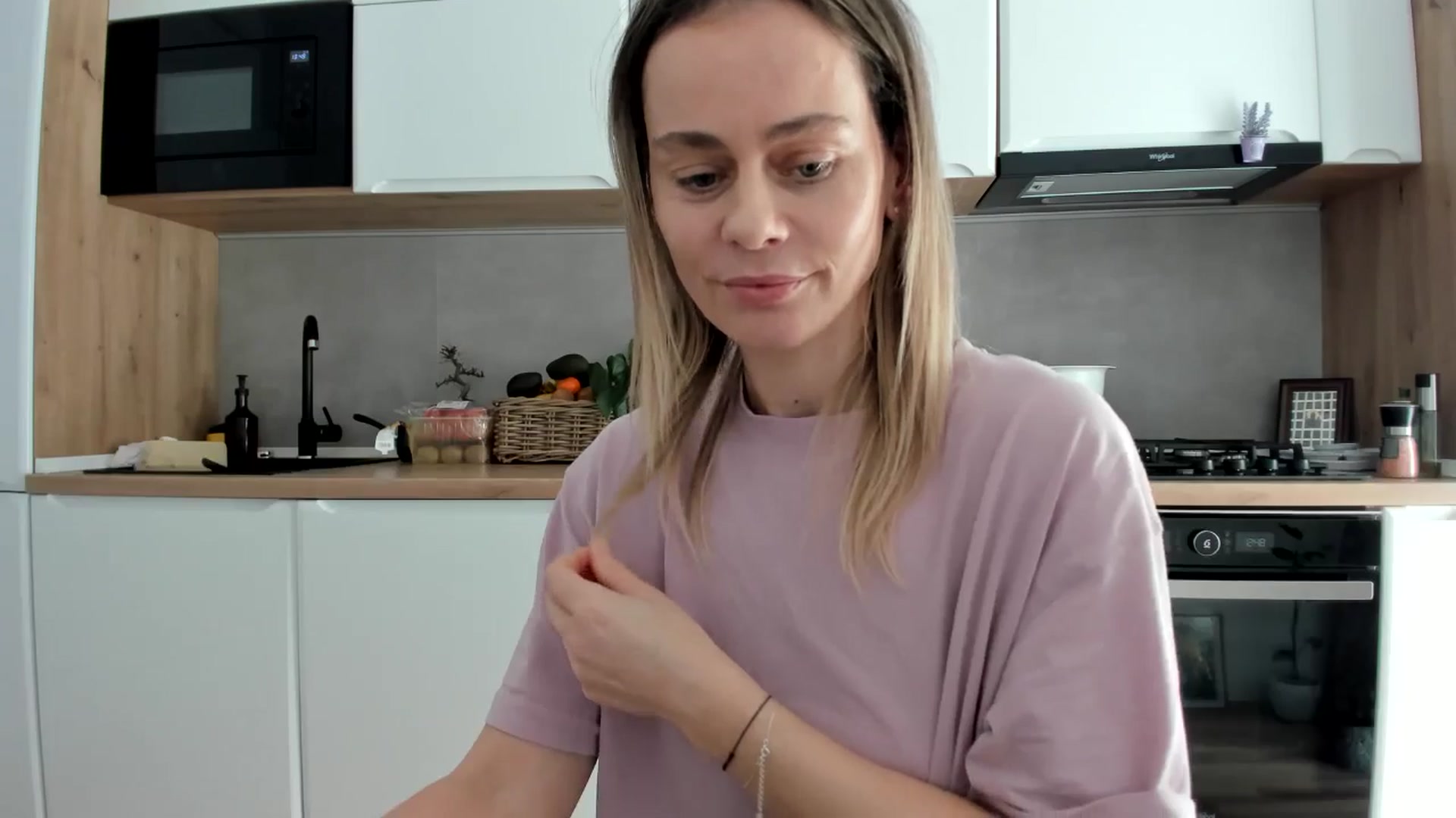 Gallery image thumbnail from DebbyPaige's myfreecams stream on, 02/04/2026, 12:01 image 7 of 20