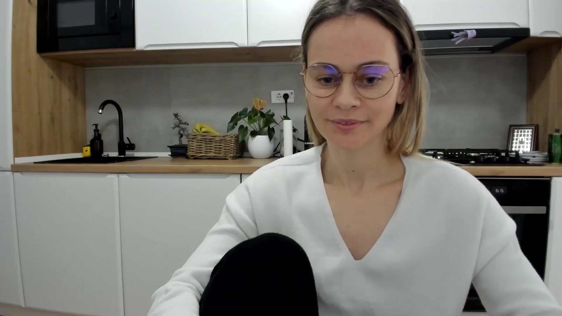 Gallery image thumbnail from DebbyPaige's myfreecams stream on, 02/09/2026, 14:58 image 8 of 20