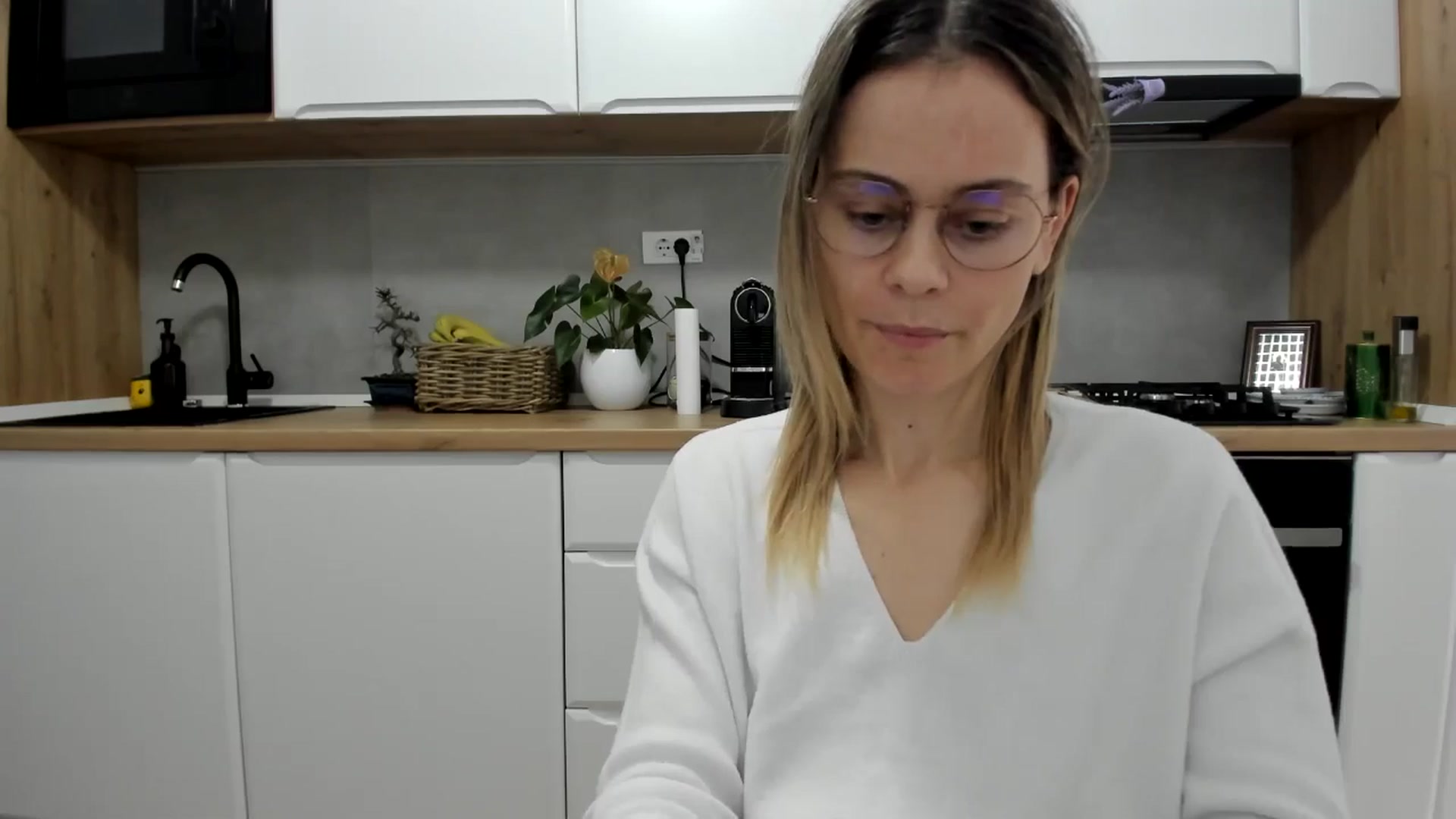 Gallery image thumbnail from DebbyPaige's myfreecams stream on, 02/09/2026, 14:58 image 16 of 20