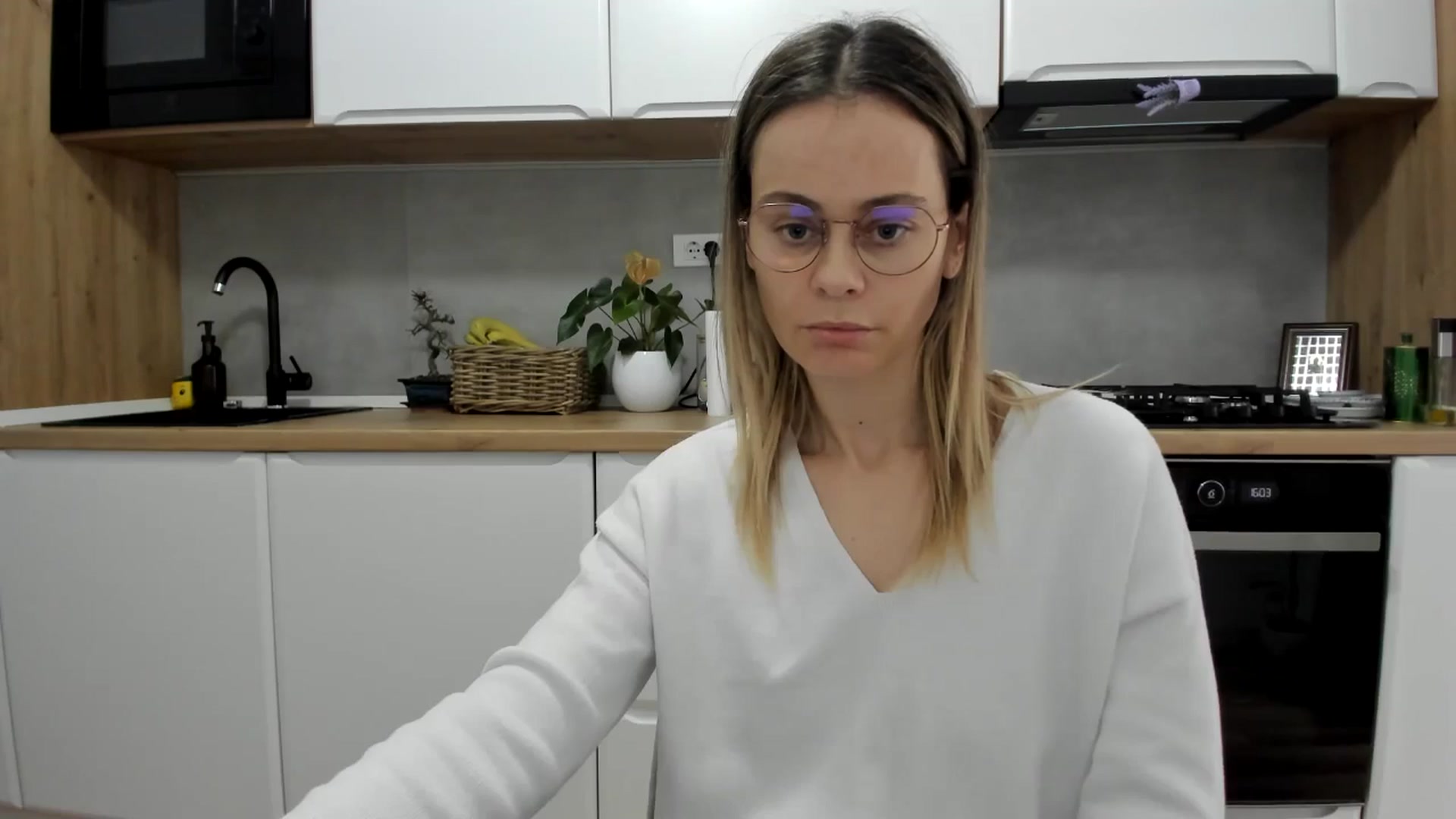 Gallery image thumbnail from DebbyPaige's myfreecams stream on, 02/09/2026, 14:58 image 4 of 20