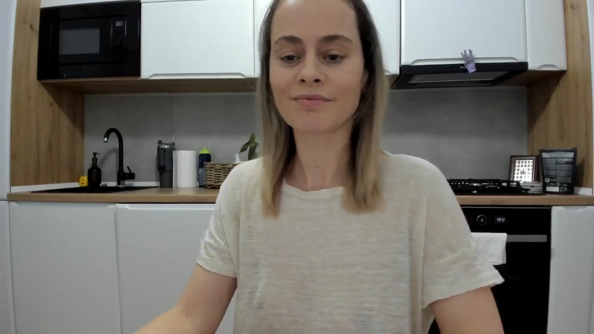 Gallery image thumbnail from DebbyPaige's myfreecams stream on, 02/18/2026, 18:42 image 14 of 20