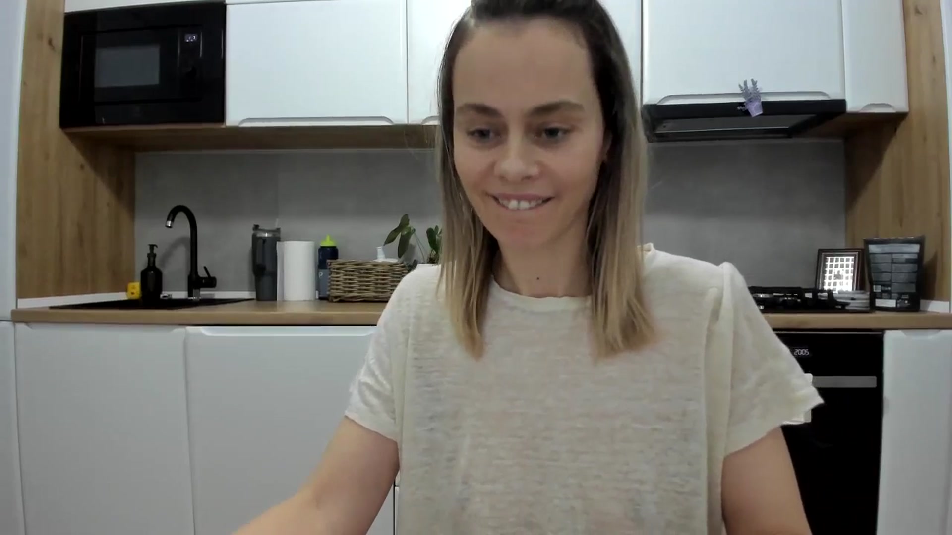 Gallery image thumbnail from DebbyPaige's myfreecams stream on, 02/18/2026, 18:42 image 17 of 20