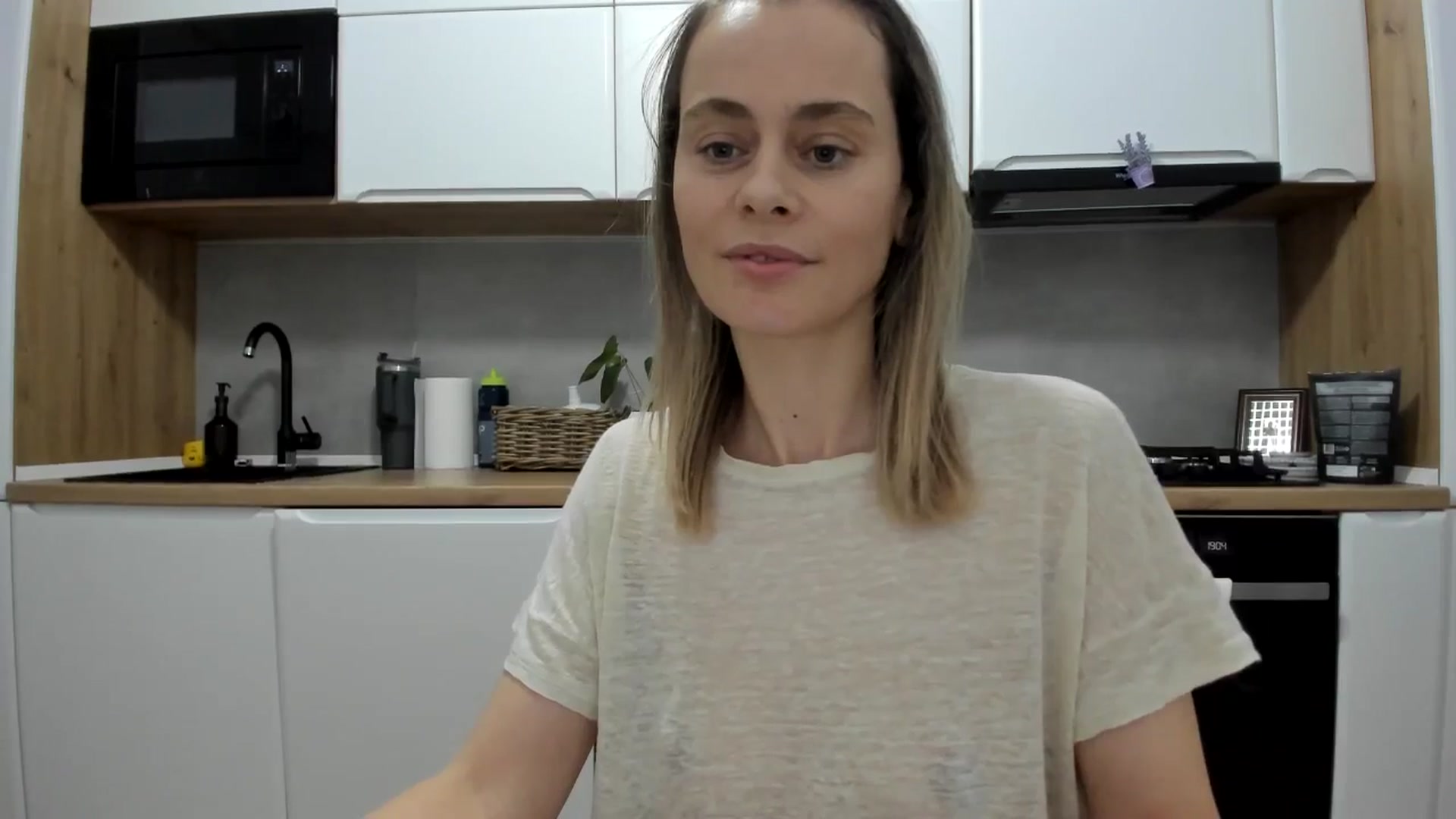 Gallery image thumbnail from DebbyPaige's myfreecams stream on, 02/18/2026, 18:42 image 9 of 20