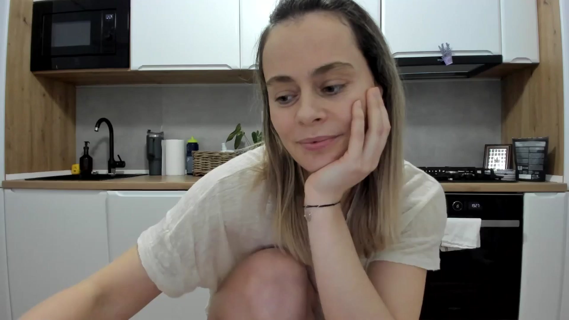 Gallery image thumbnail from DebbyPaige's myfreecams stream on, 02/18/2026, 18:42 image 12 of 20