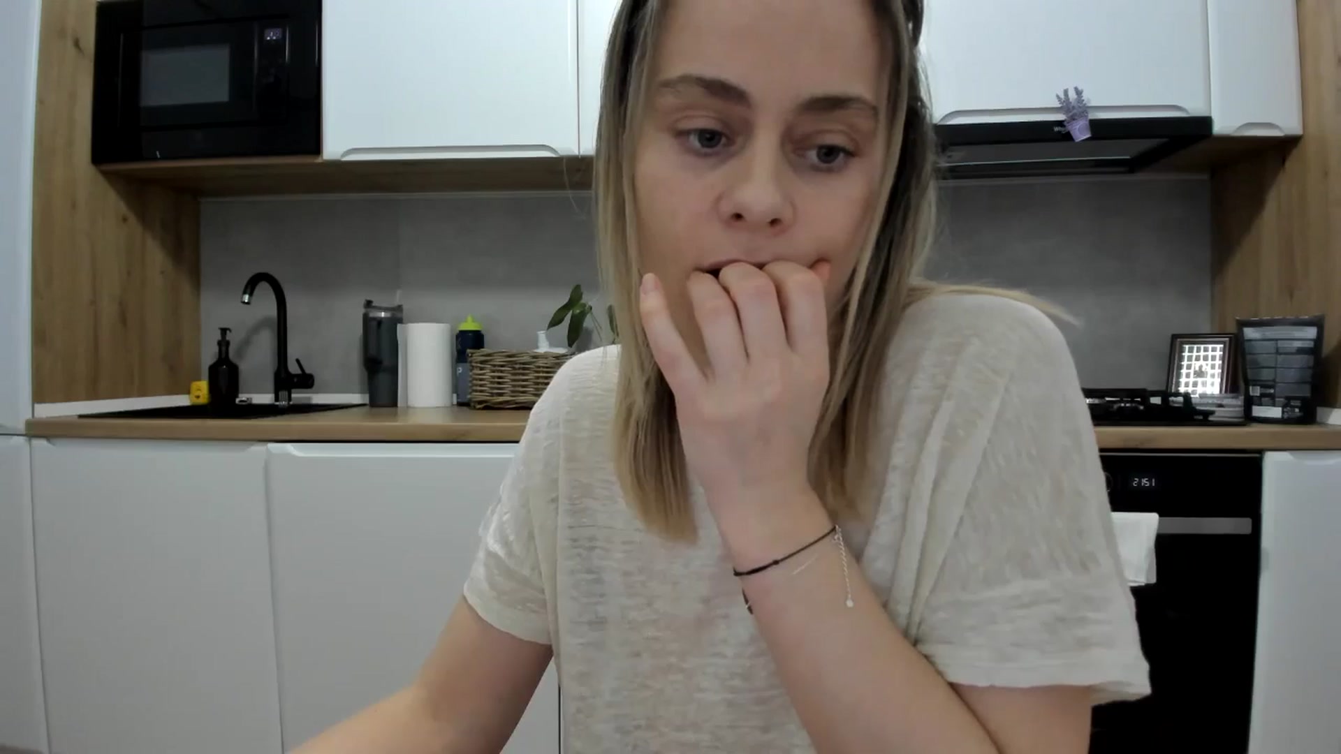 Gallery image thumbnail from DebbyPaige's myfreecams stream on, 02/18/2026, 20:19 image 10 of 20