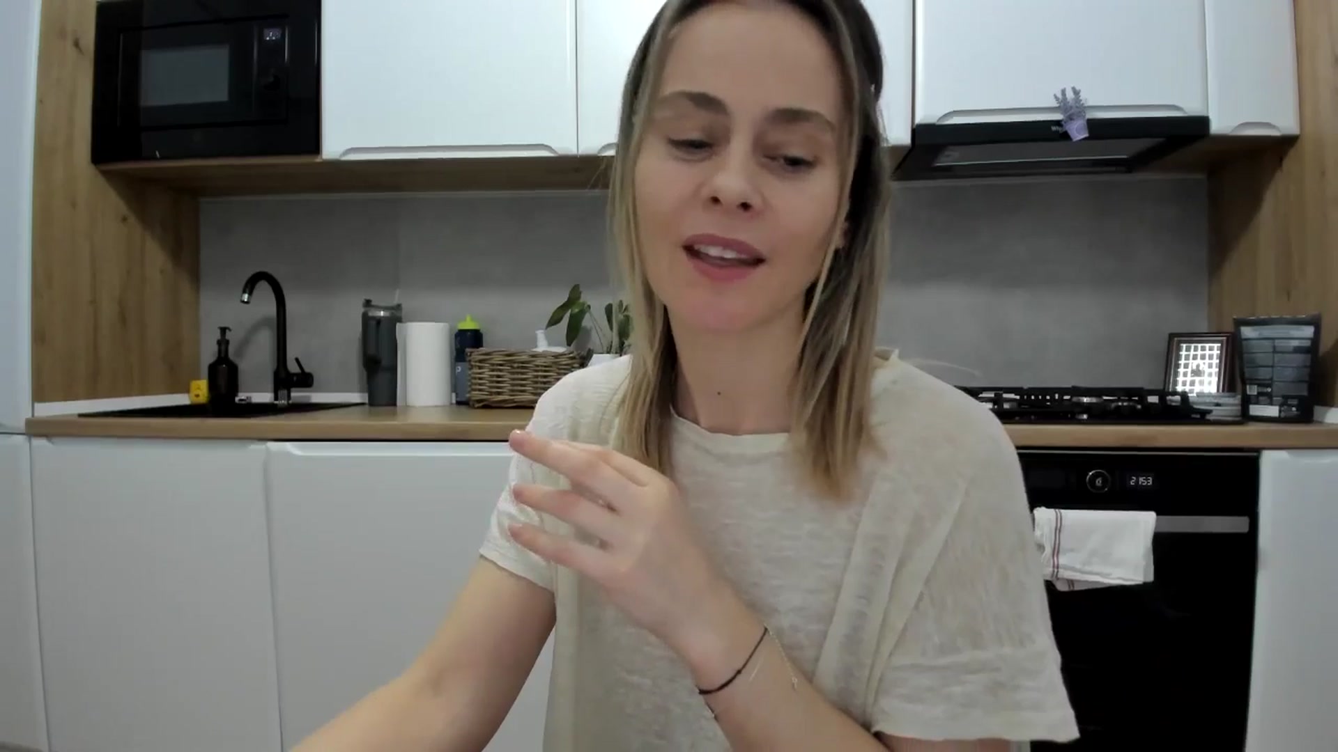 Gallery image thumbnail from DebbyPaige's myfreecams stream on, 02/18/2026, 20:19 image 11 of 20