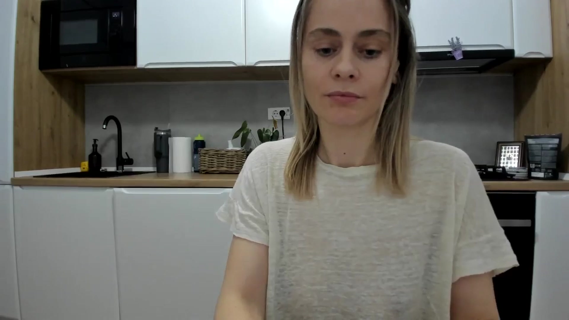 Gallery image thumbnail from DebbyPaige's myfreecams stream on, 02/18/2026, 20:19 image 9 of 20