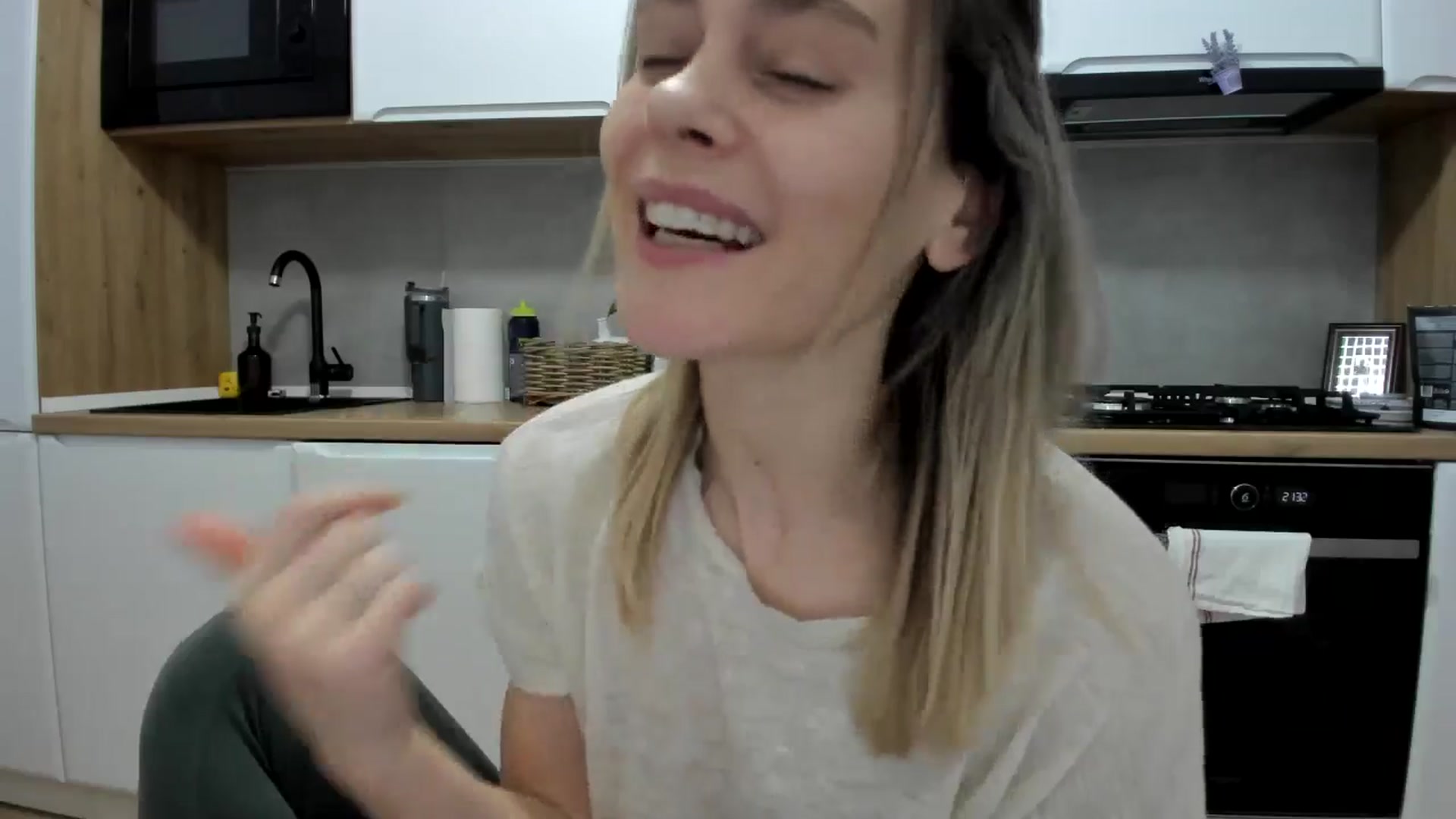 Gallery image thumbnail from DebbyPaige's myfreecams stream on, 02/18/2026, 20:19 image 2 of 20