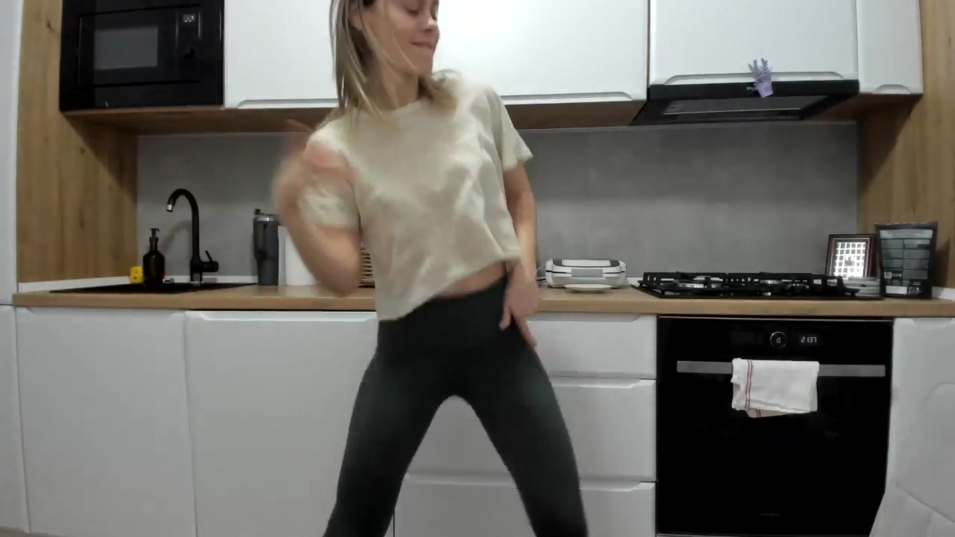 Gallery image thumbnail from DebbyPaige's myfreecams stream on, 02/18/2026, 20:19 image 4 of 20