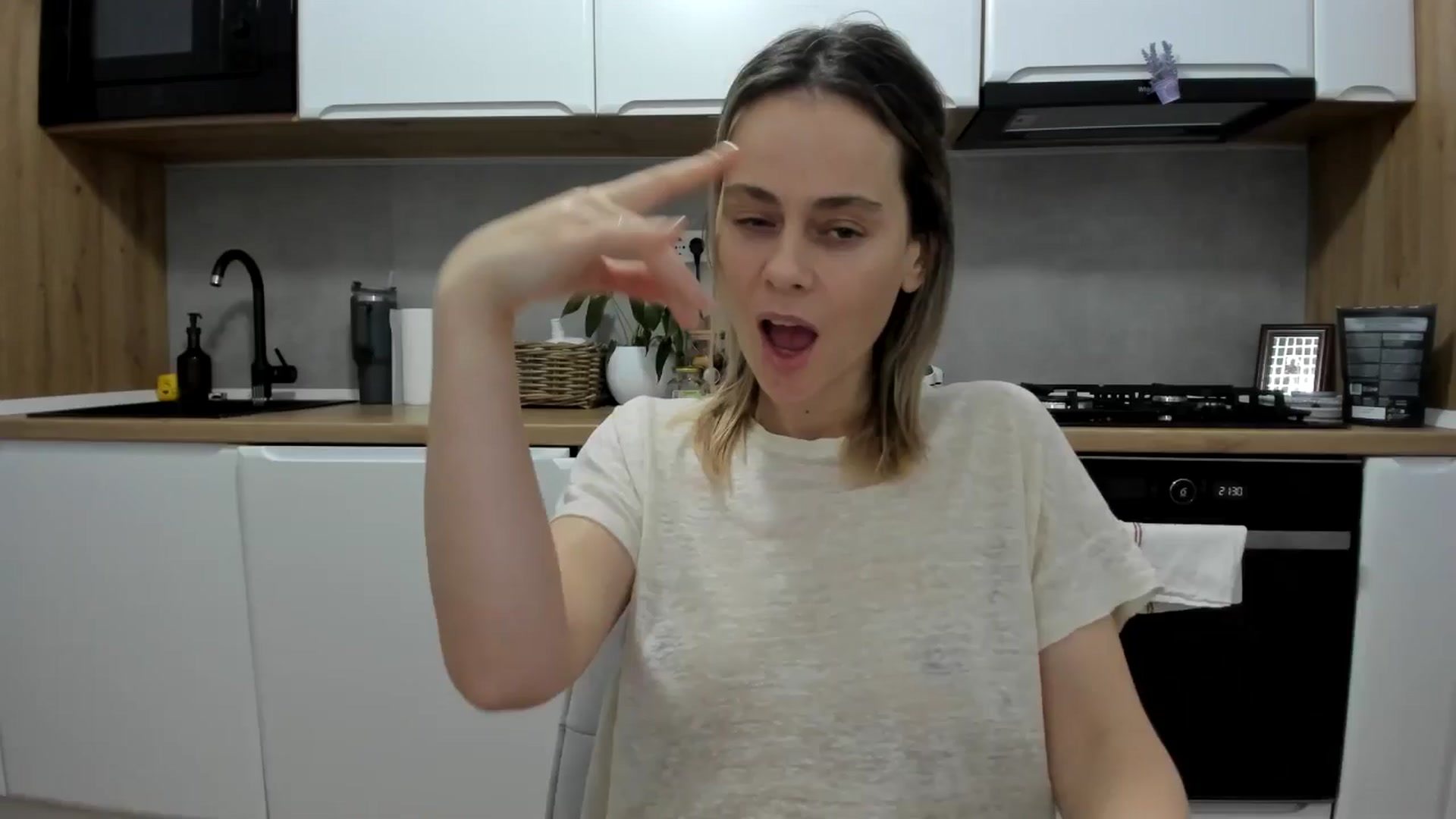 Gallery image thumbnail from DebbyPaige's myfreecams stream on, 02/18/2026, 20:19 image 1 of 20