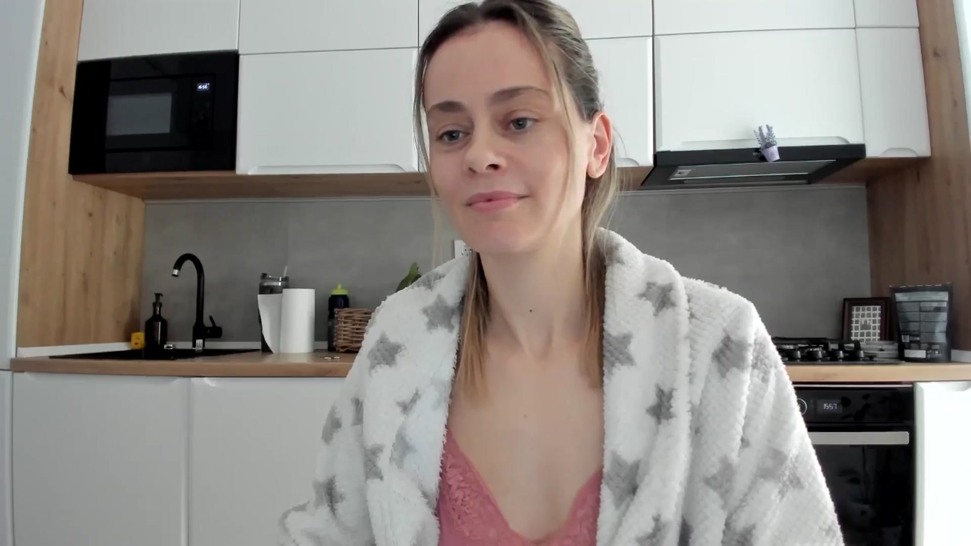 Gallery image thumbnail from DebbyPaige's myfreecams stream on, 02/19/2026, 14:13 image 16 of 20