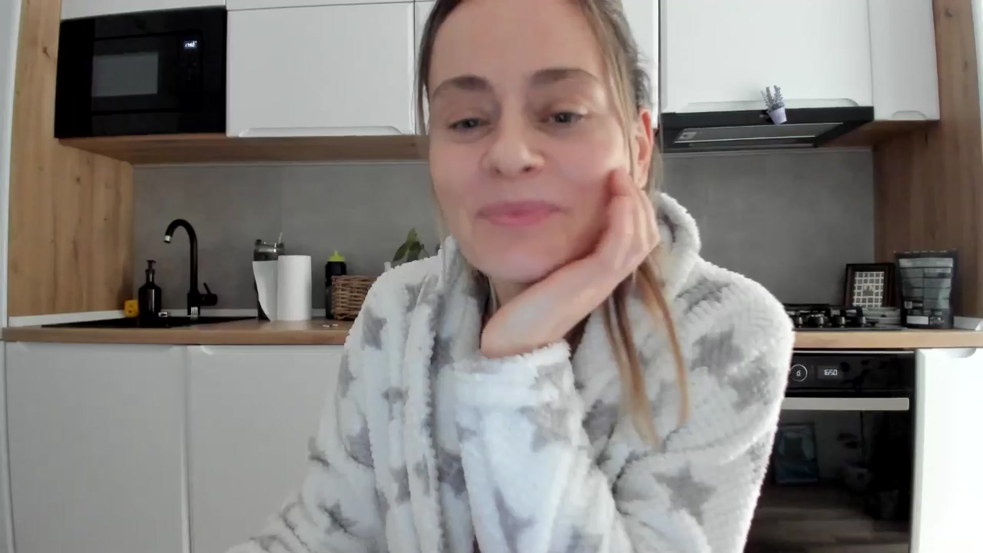 Gallery image thumbnail from DebbyPaige's myfreecams stream on, 02/19/2026, 15:02 image 12 of 20