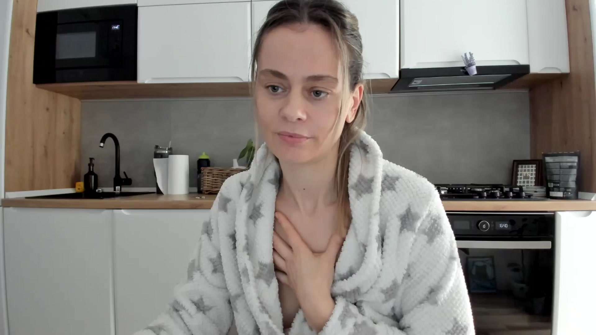 Gallery image thumbnail from DebbyPaige's myfreecams stream on, 02/19/2026, 15:02 image 3 of 20