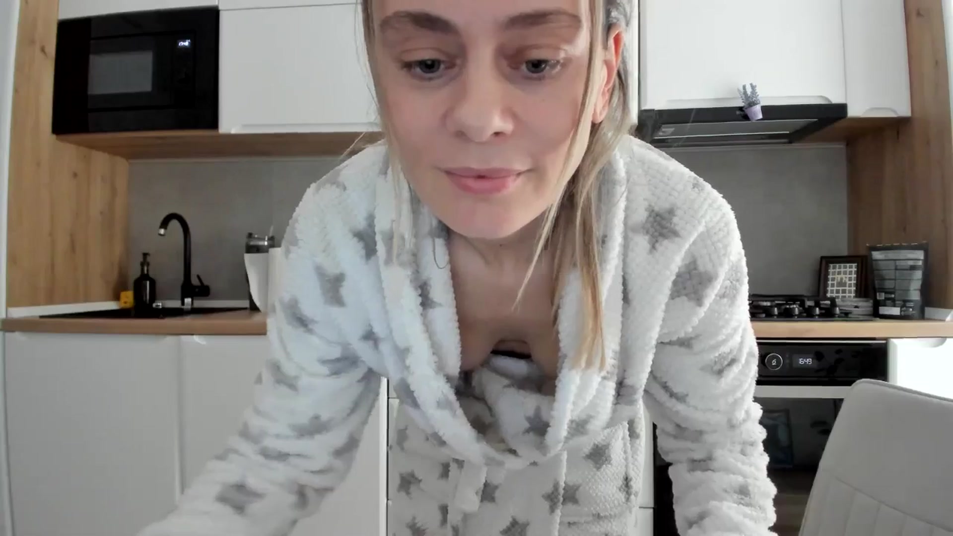 Gallery image thumbnail from DebbyPaige's myfreecams stream on, 02/19/2026, 15:02 image 11 of 20