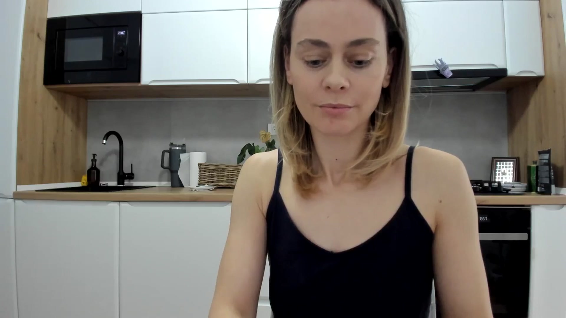 Gallery image thumbnail from DebbyPaige's myfreecams stream on, 02/20/2026, 15:57 image 8 of 20