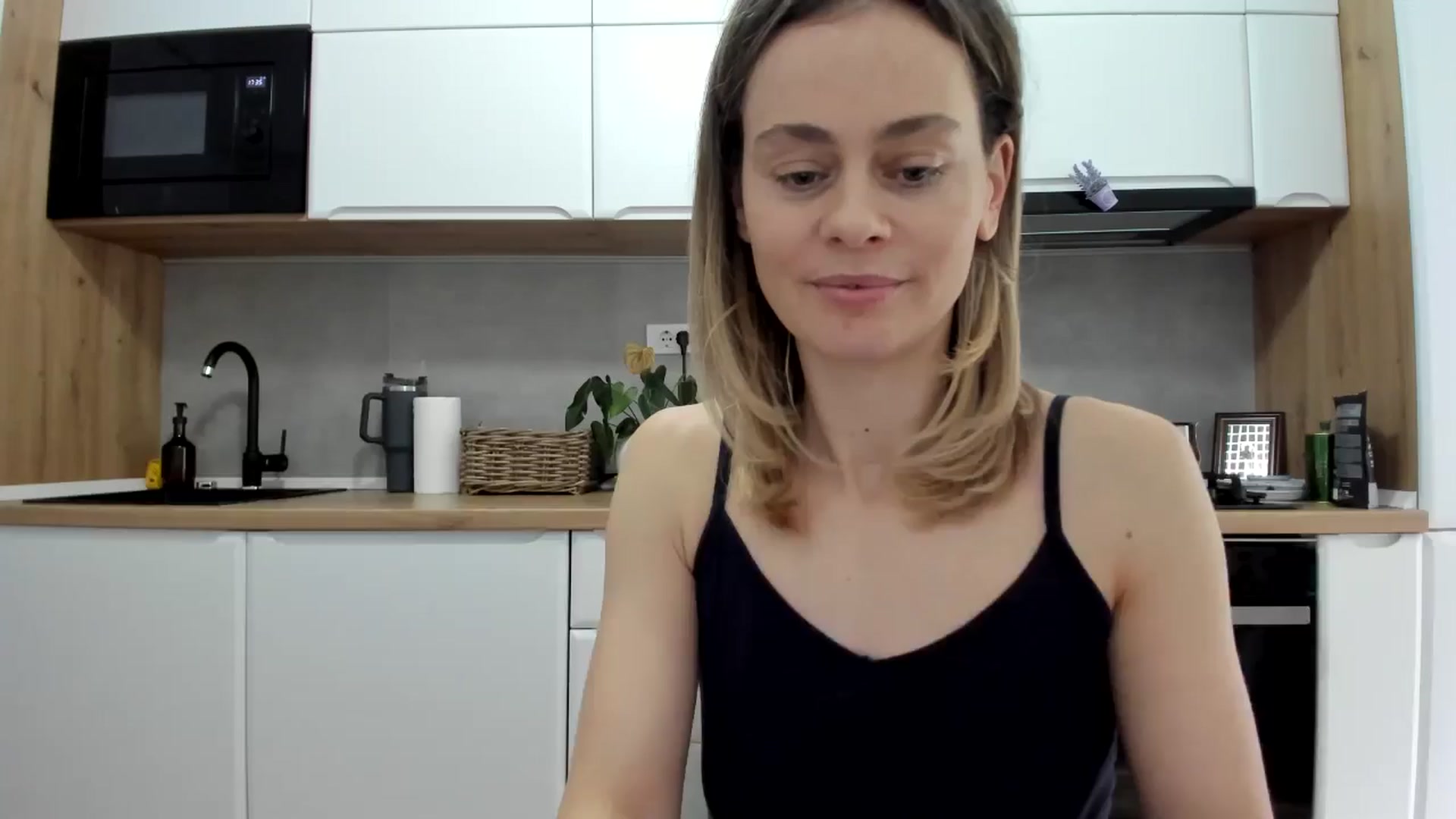 Gallery image thumbnail from DebbyPaige's myfreecams stream on, 02/20/2026, 15:57 image 3 of 20