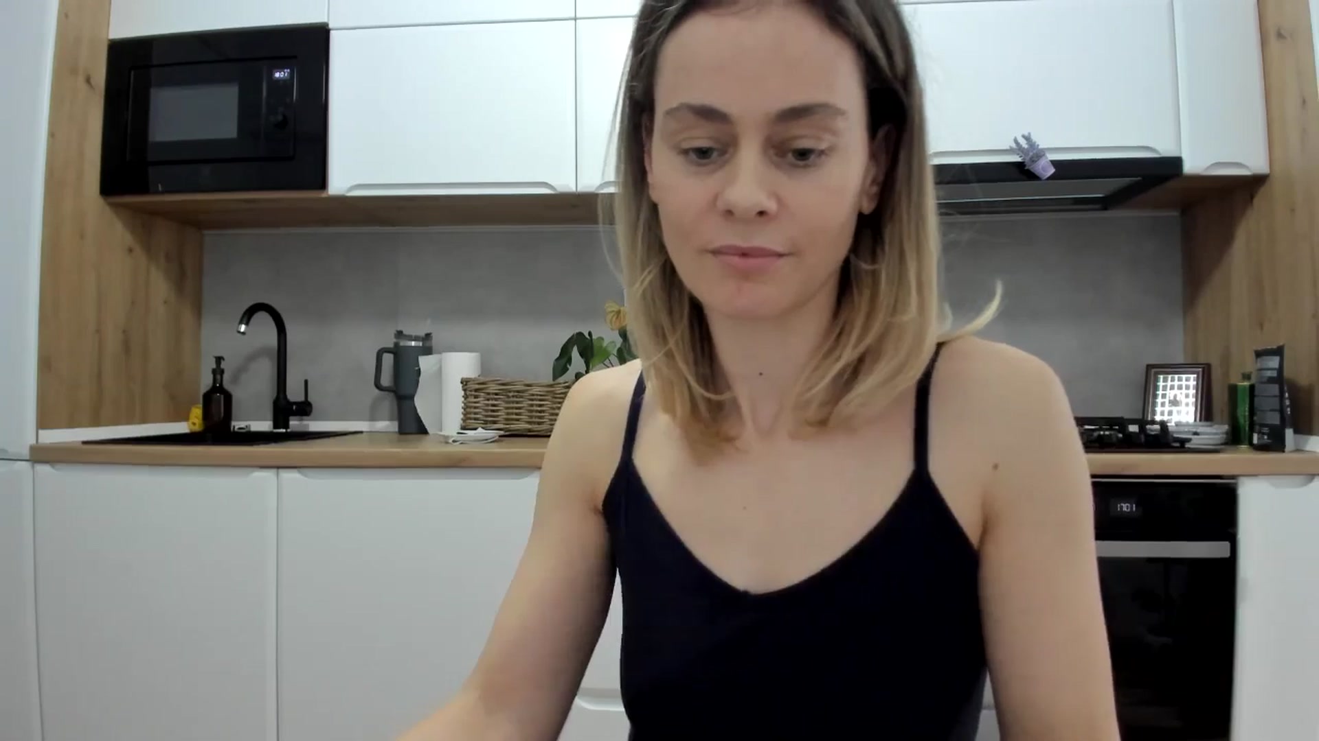 Gallery image thumbnail from DebbyPaige's myfreecams stream on, 02/20/2026, 15:57 image 9 of 20