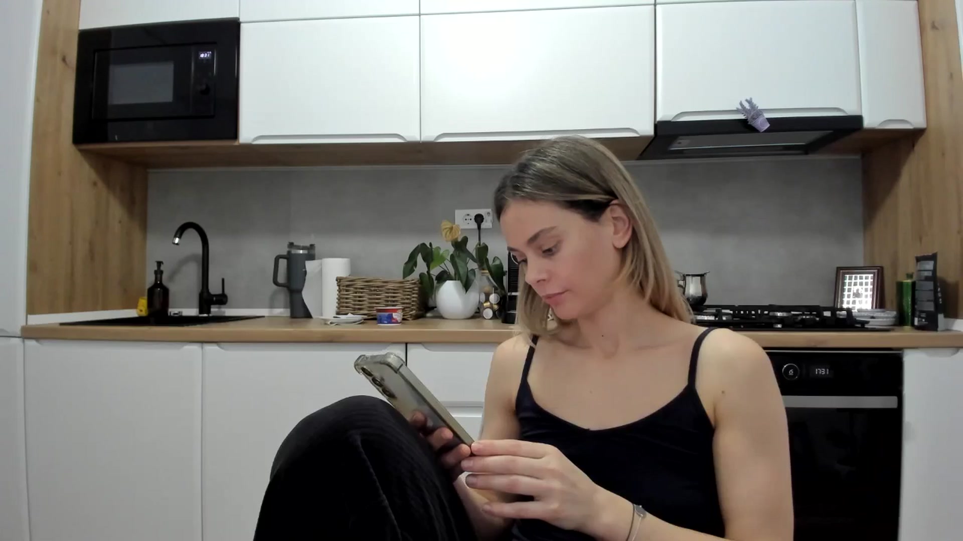 Gallery image thumbnail from DebbyPaige's myfreecams stream on, 02/20/2026, 15:57 image 16 of 20