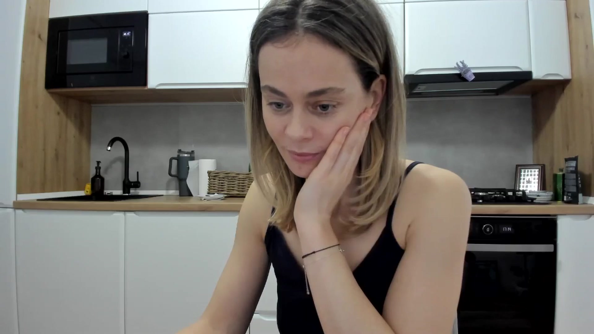 Gallery image thumbnail from DebbyPaige's myfreecams stream on, 02/20/2026, 15:57 image 12 of 20