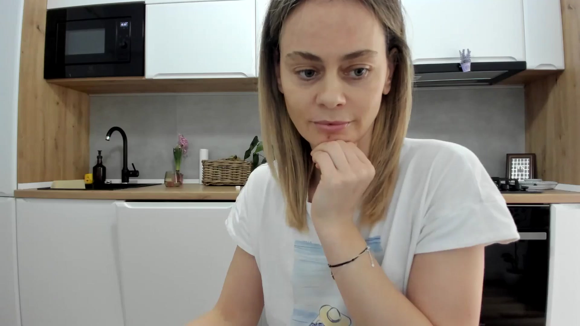 Gallery image thumbnail from DebbyPaige's myfreecams stream on, 02/24/2026, 13:44 image 2 of 20