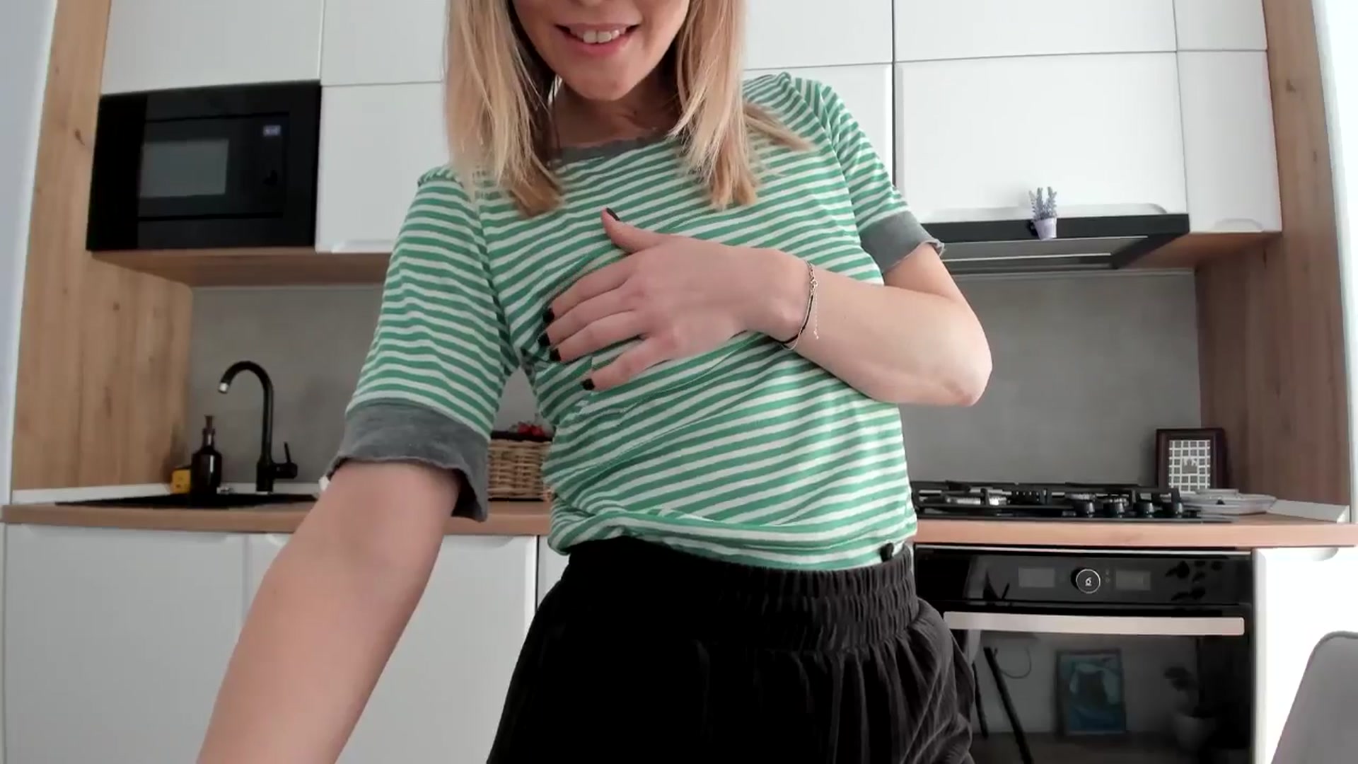 Gallery image thumbnail from DebbyPaige's myfreecams stream on, 02/25/2026, 12:56 image 15 of 20