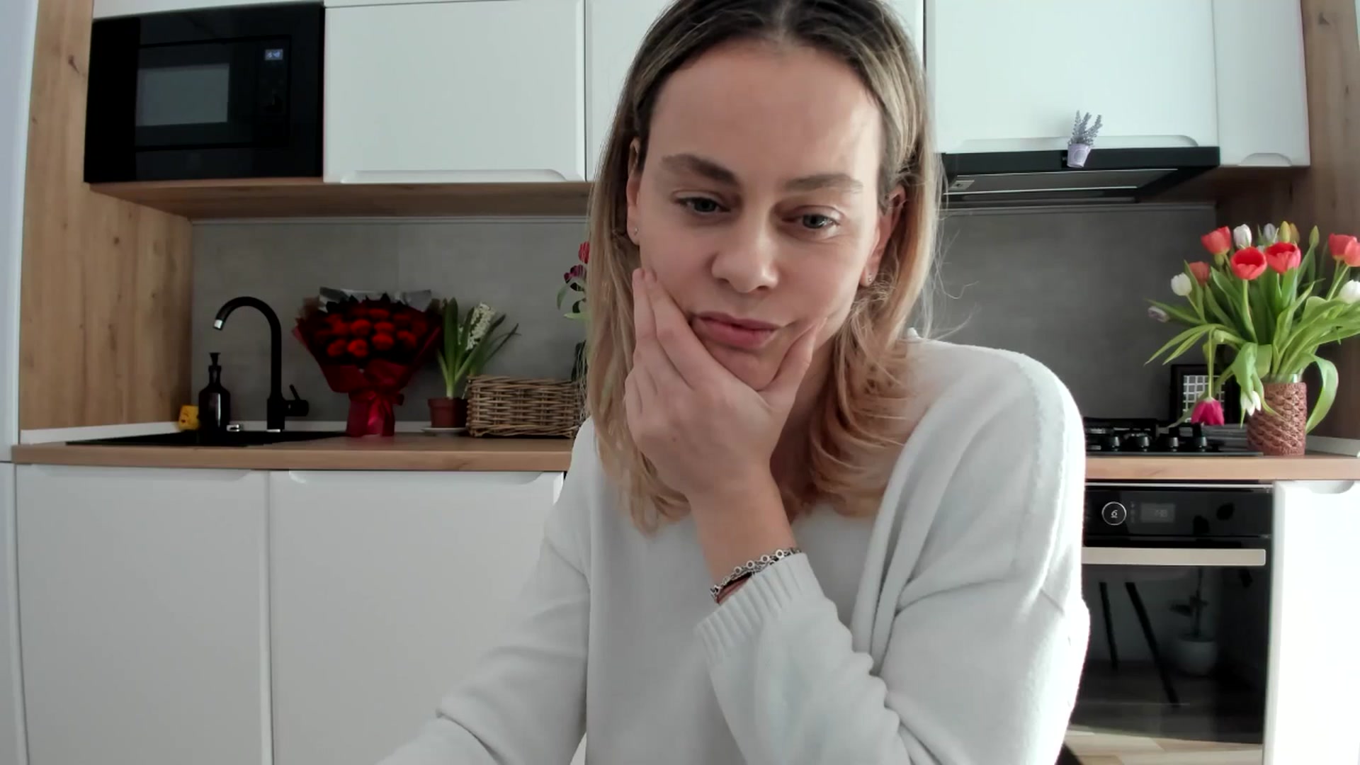 Gallery image thumbnail from DebbyPaige's myfreecams stream on, 03/03/2026, 13:19 image 11 of 20