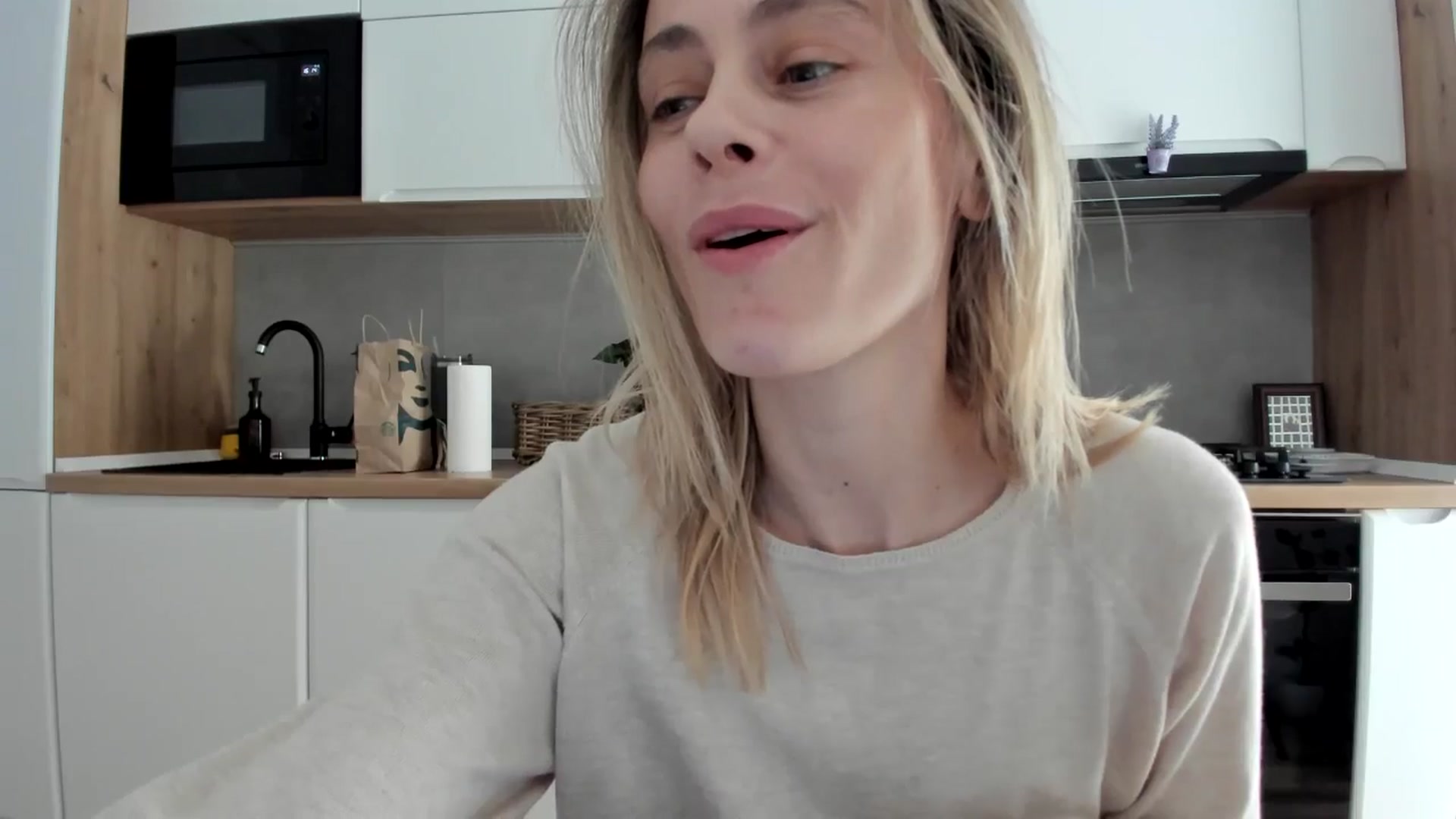 Gallery image thumbnail from DebbyPaige's myfreecams stream on, 03/19/2026, 13:24 image 19 of 20