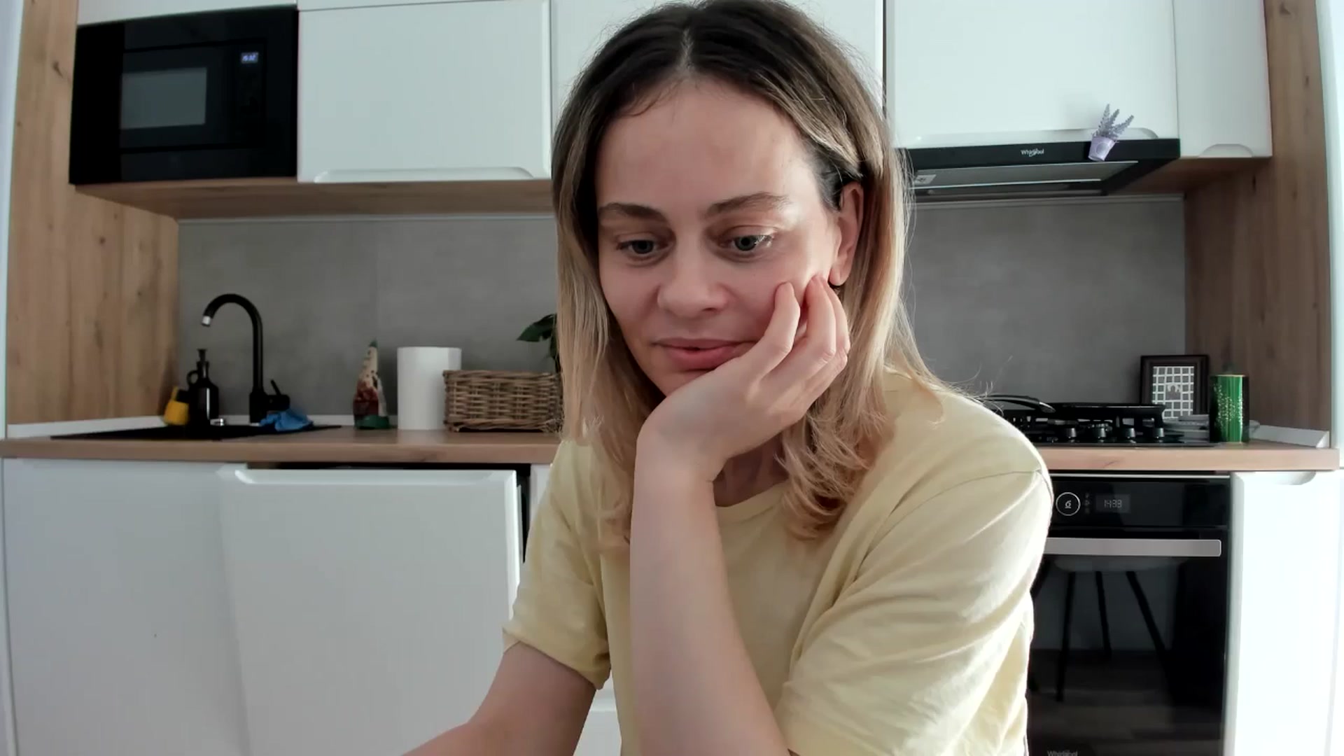 Gallery image thumbnail from DebbyPaige's myfreecams stream on, 04/01/2026, 12:49 image 9 of 20