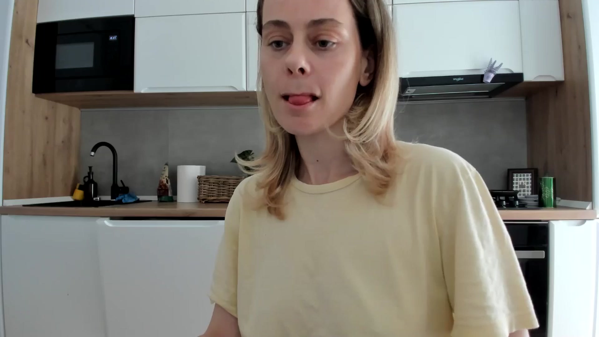 Gallery image thumbnail from DebbyPaige's myfreecams stream on, 04/01/2026, 12:49 image 13 of 20
