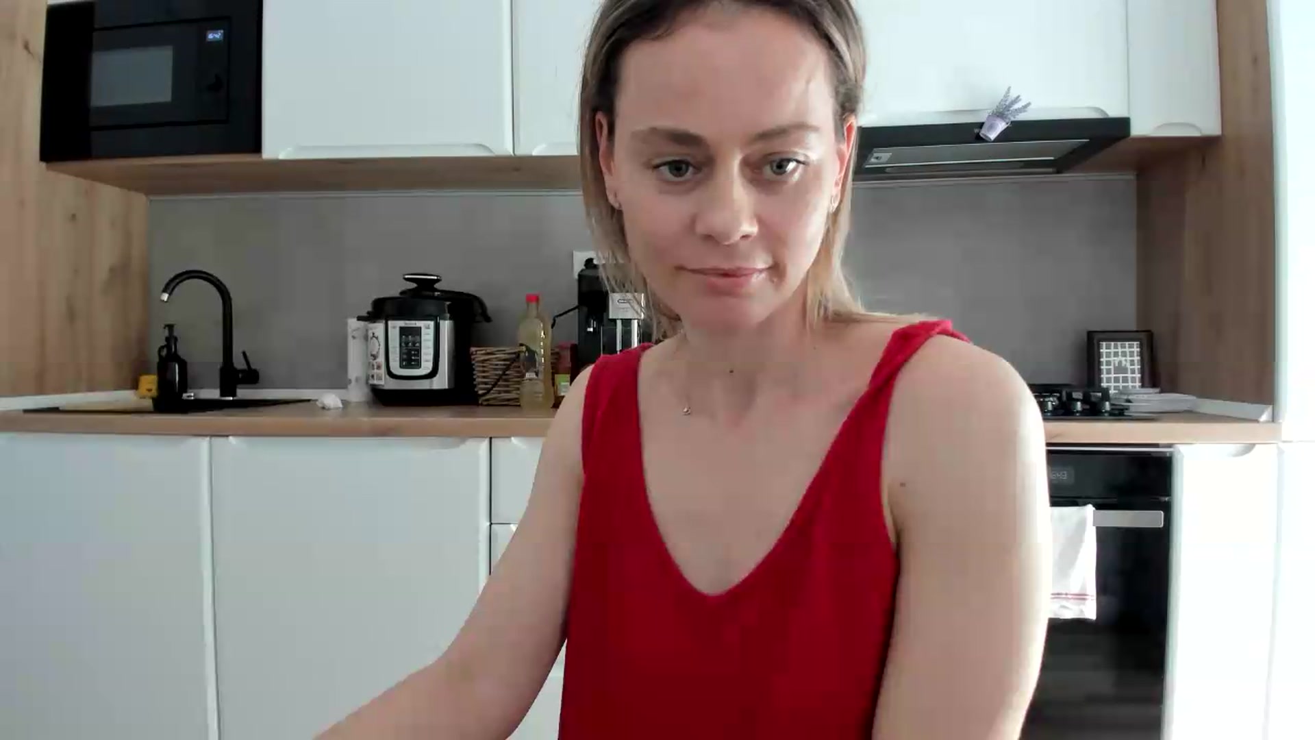Gallery image thumbnail from DebbyPaige's myfreecams stream on, 05/26/2026, 13:49 image 14 of 20