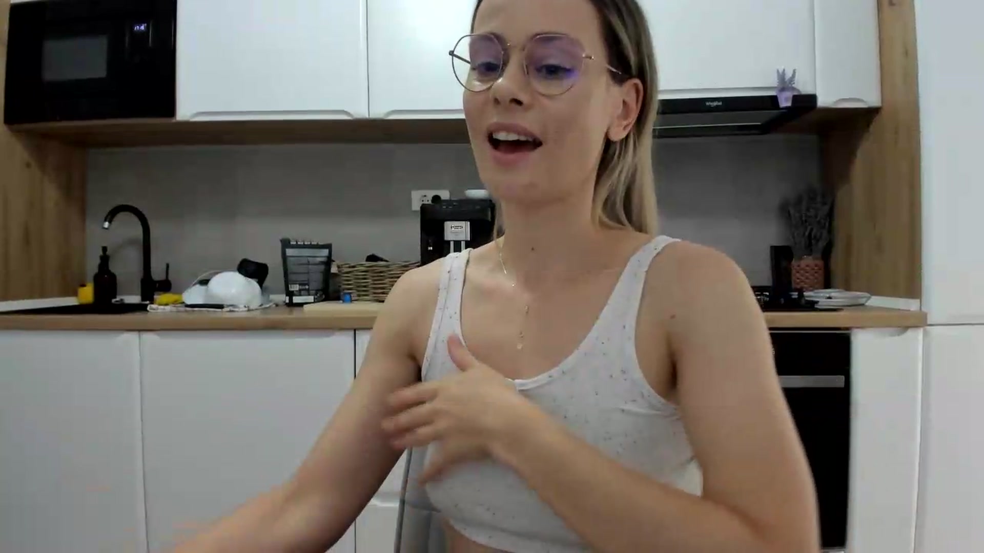 Gallery image thumbnail from DebbyPaige's myfreecams stream on, 07/08/2026, 14:25 image 10 of 20