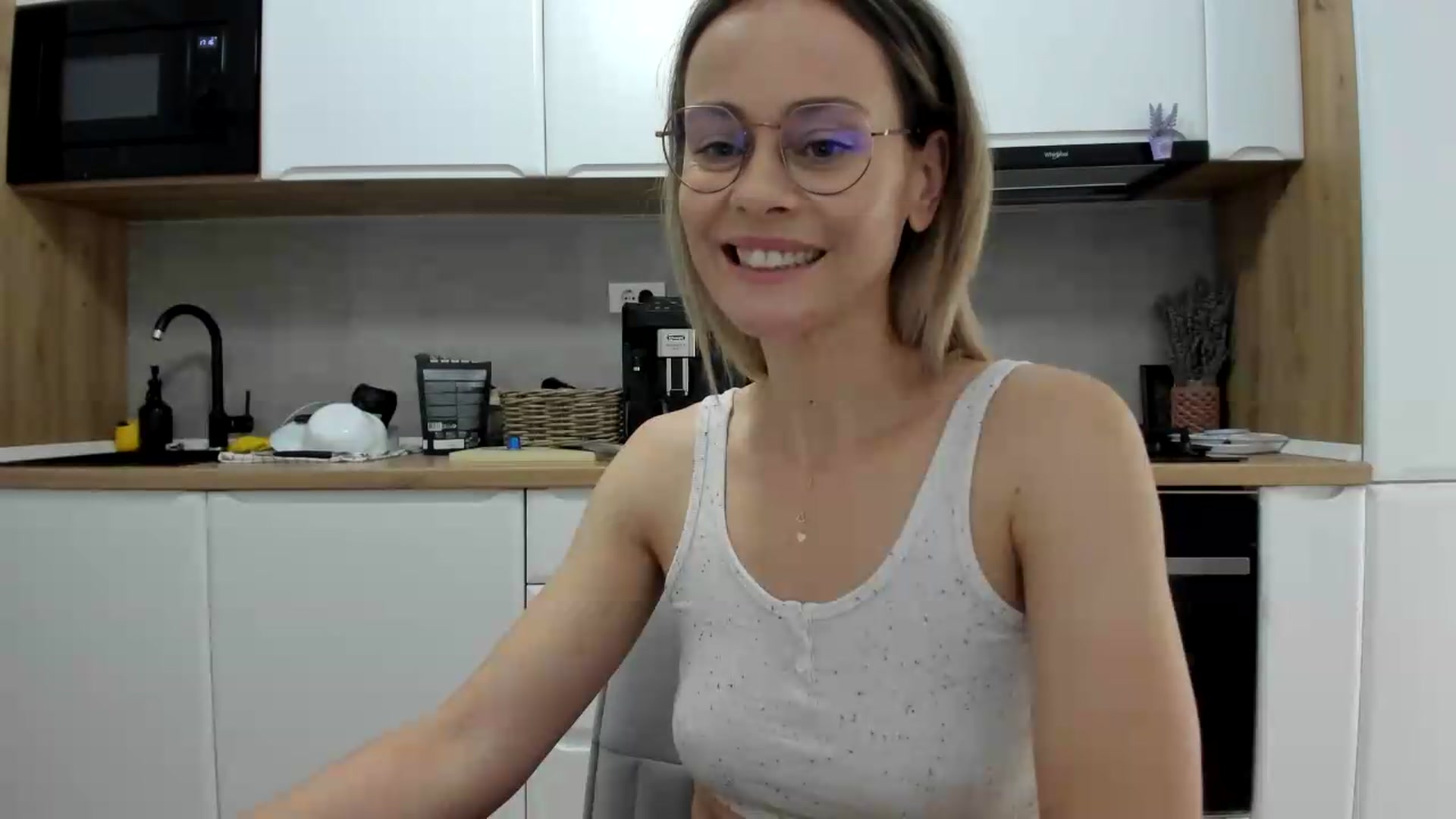 Gallery image thumbnail from DebbyPaige's myfreecams stream on, 07/08/2026, 14:25 image 12 of 20