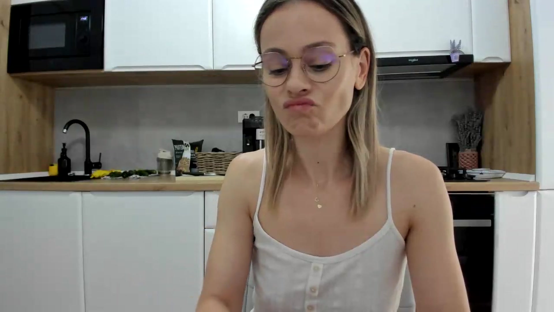 Gallery image thumbnail from DebbyPaige's myfreecams stream on, 07/08/2026, 15:34 image 3 of 20