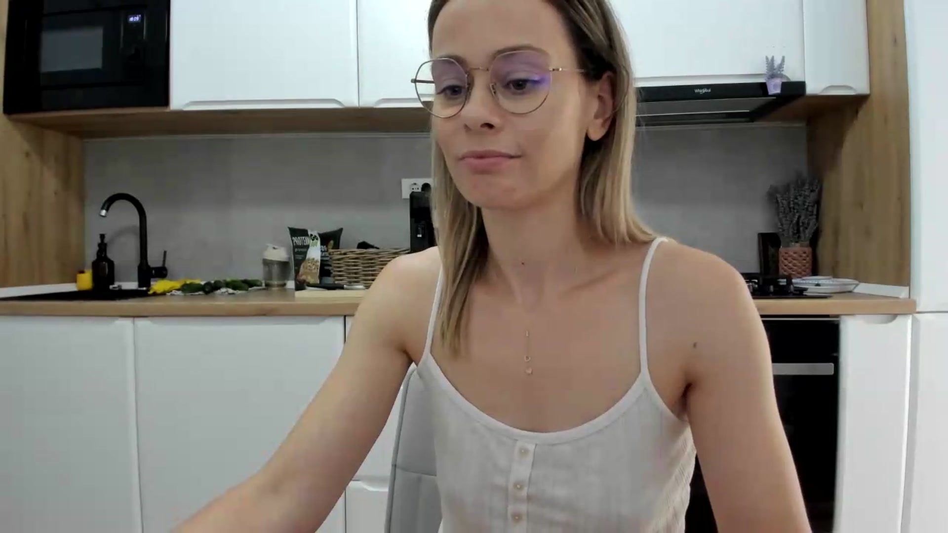 Gallery image thumbnail from DebbyPaige's myfreecams stream on, 07/08/2026, 15:34 image 9 of 20