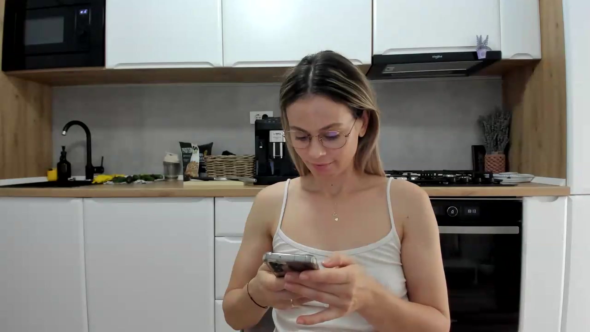 Gallery image thumbnail from DebbyPaige's myfreecams stream on, 07/08/2026, 15:34 image 11 of 20