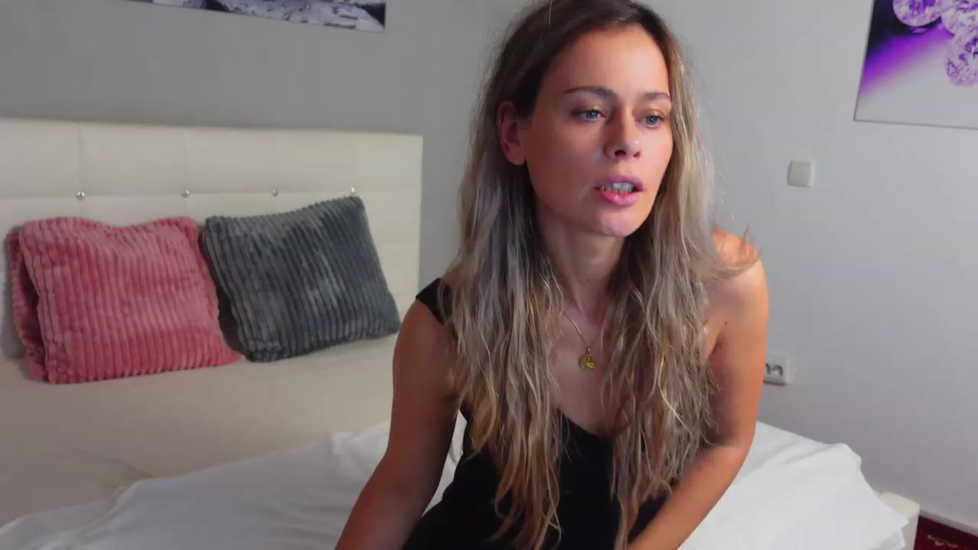 Gallery image thumbnail from DebraPaige's myfreecams stream on, 11/22/2022, 09:02 image 14 of 20