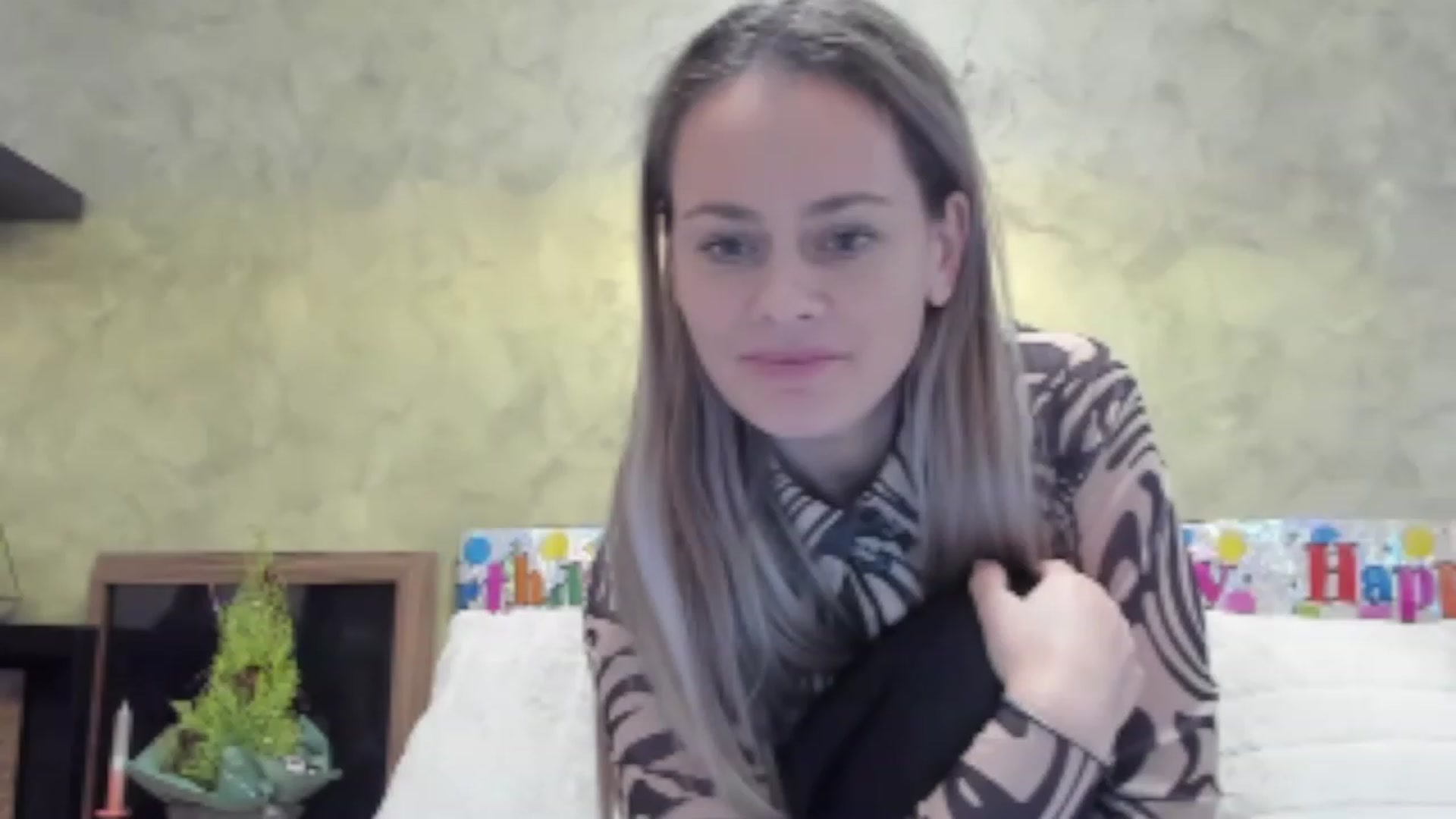 Gallery image thumbnail from DebraPaige's myfreecams stream on, 12/06/2022, 09:33 image 11 of 20
