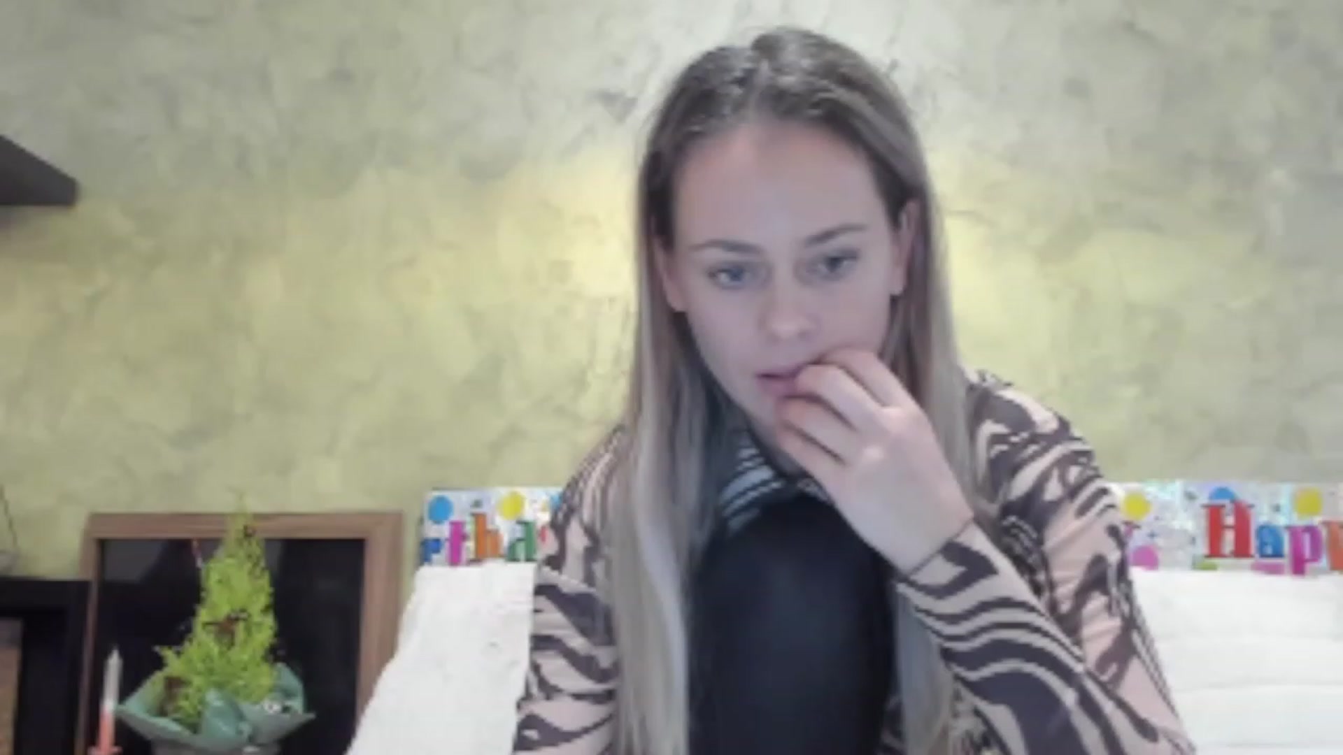 Gallery image thumbnail from DebraPaige's myfreecams stream on, 12/06/2022, 09:33 image 14 of 20