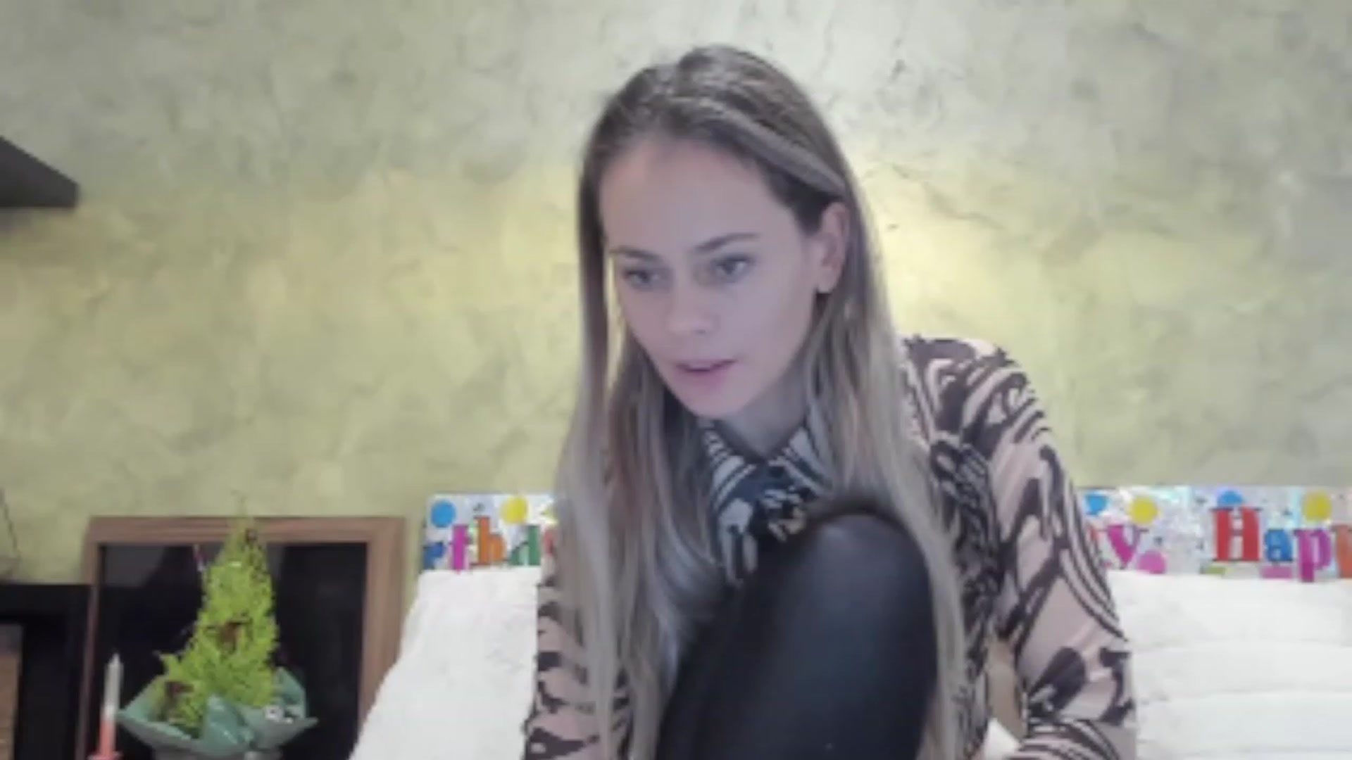 Gallery image thumbnail from DebraPaige's myfreecams stream on, 12/06/2022, 09:33 image 13 of 20