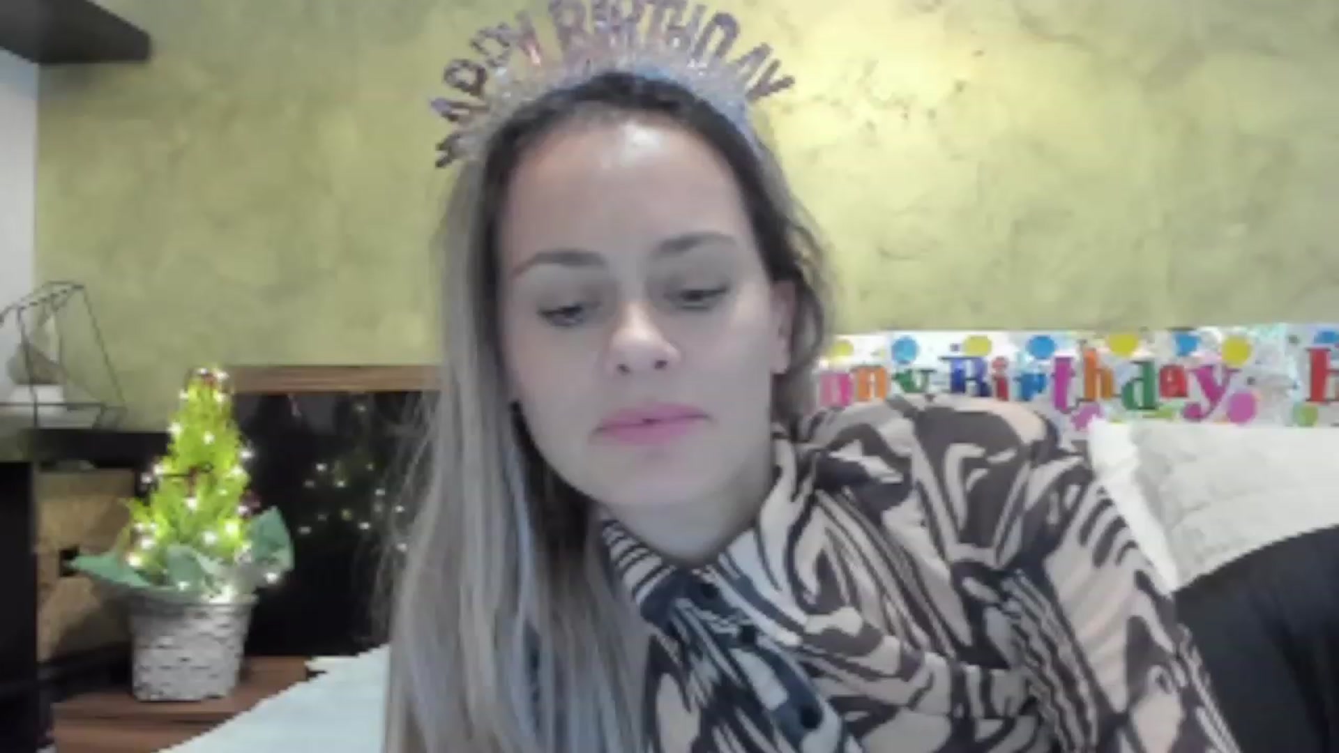 Gallery image thumbnail from DebraPaige's myfreecams stream on, 12/06/2022, 10:00 image 19 of 20
