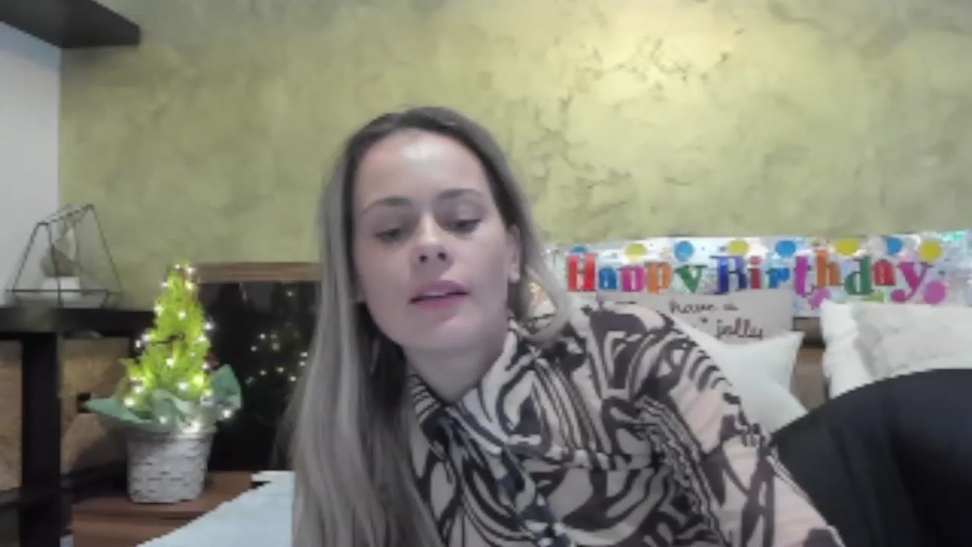 Gallery image thumbnail from DebraPaige's myfreecams stream on, 12/06/2022, 10:00 image 14 of 20