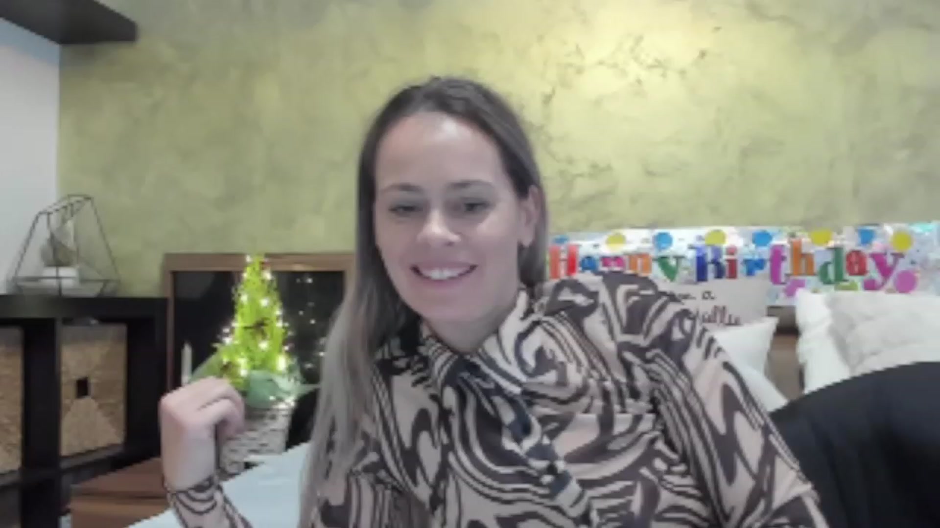 Gallery image thumbnail from DebraPaige's myfreecams stream on, 12/06/2022, 10:00 image 11 of 20